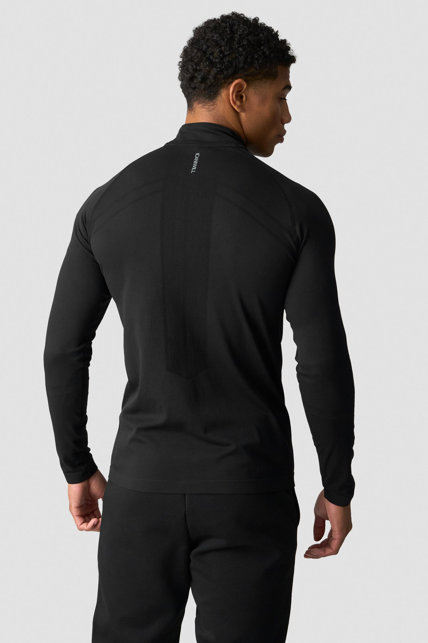 ICIW - Essential Seamless 1/4 Zip Long Sleeve