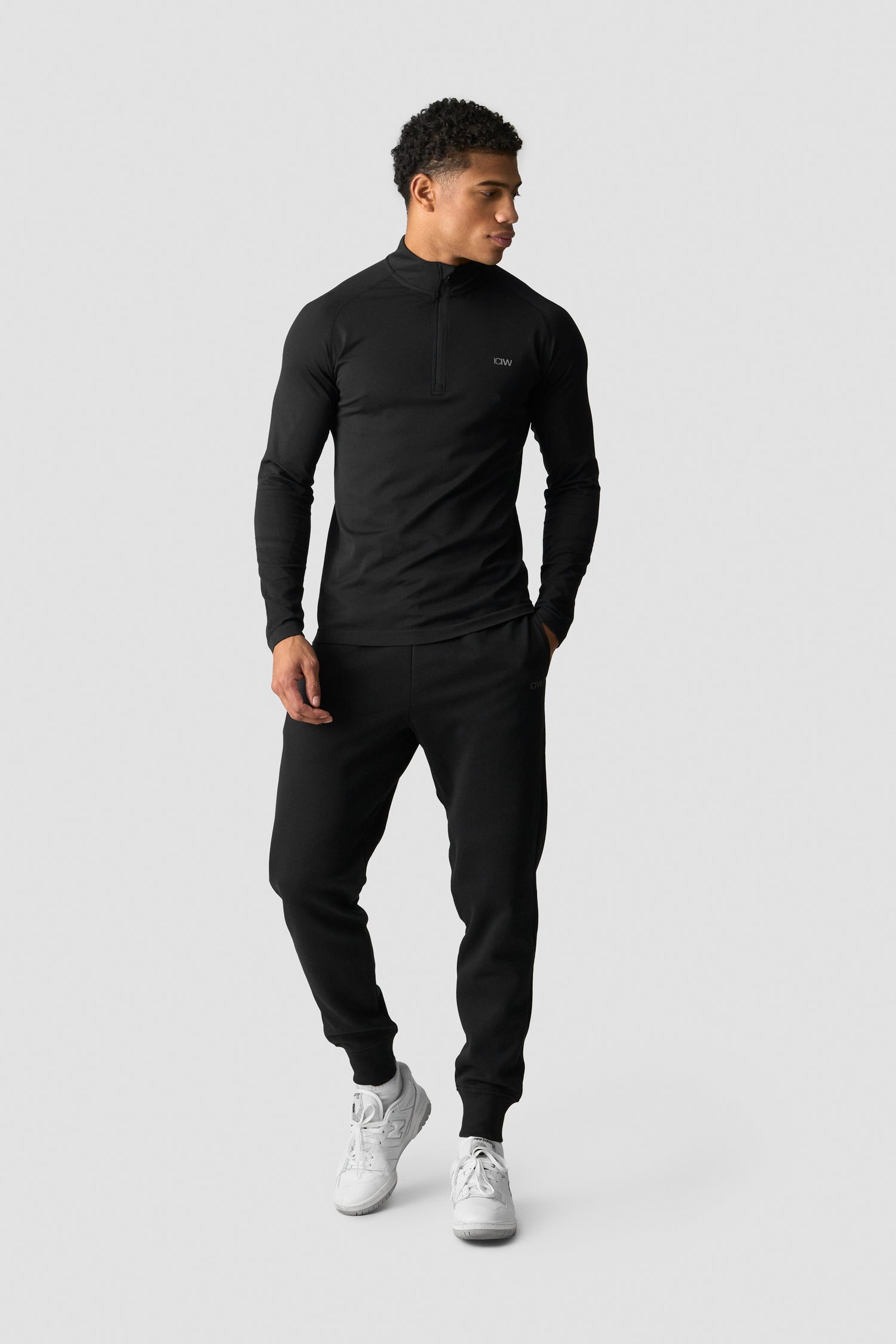 ICIW - Essential Seamless 1/4 Zip Long Sleeve