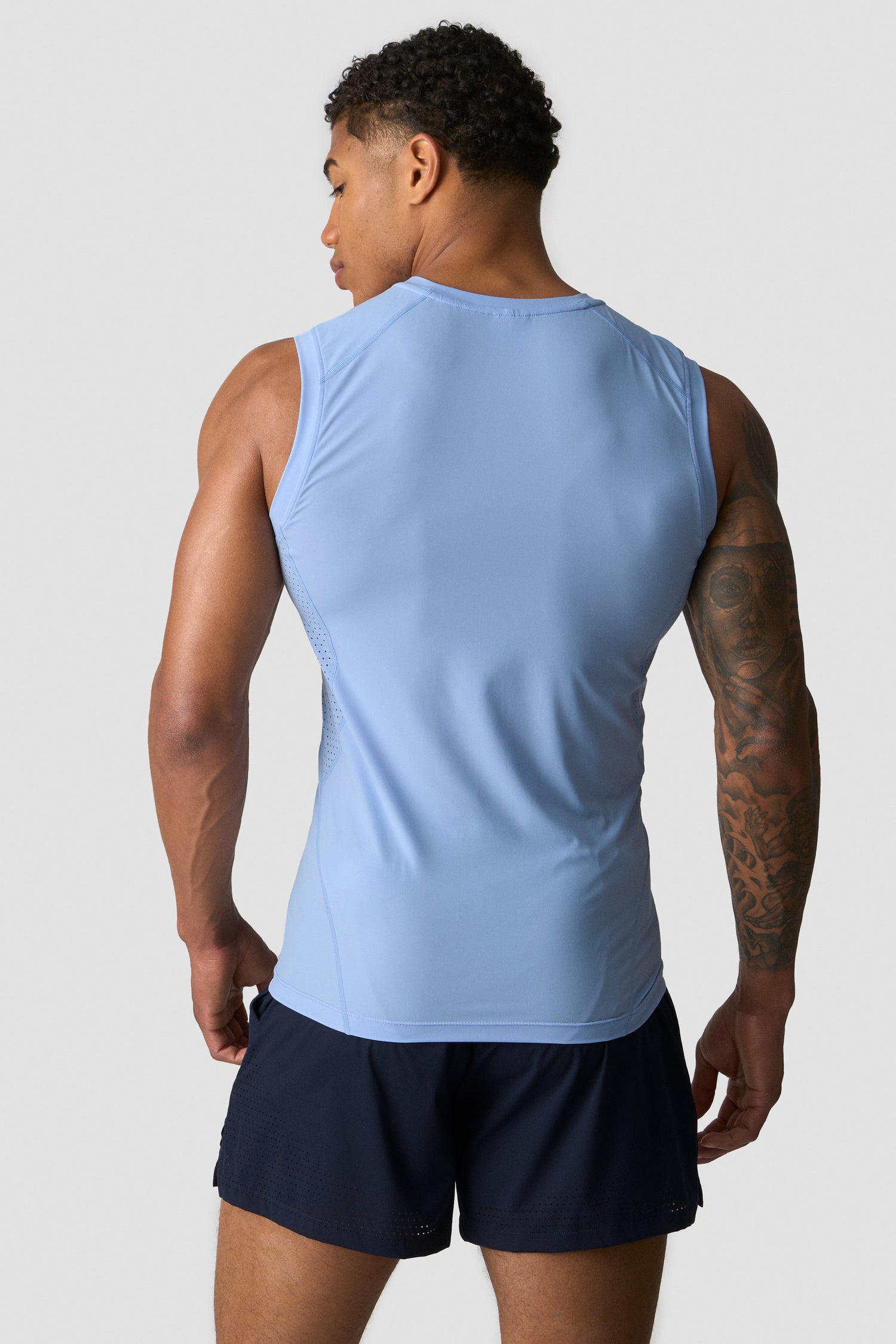 ICIW - Ignite Muscle Fit Tank Top M