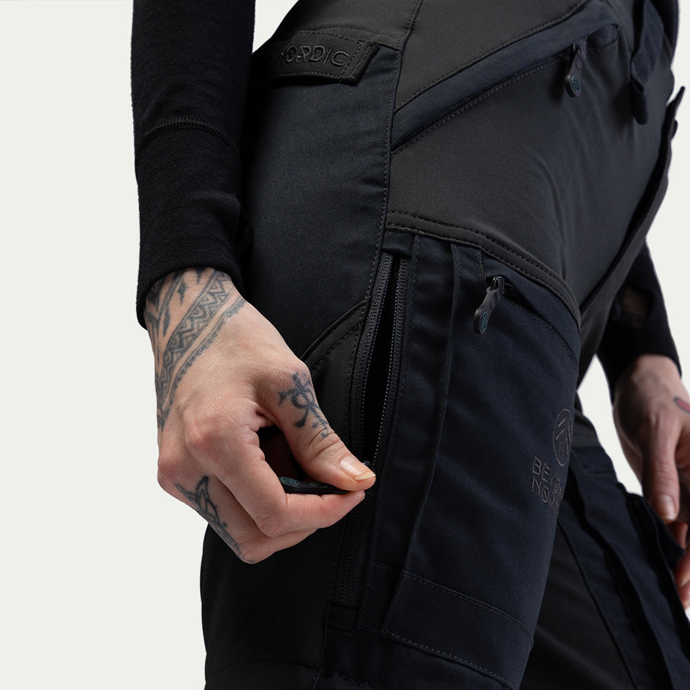 BEYOND NORDIC – v2 Zip-Off Turbukse dame
