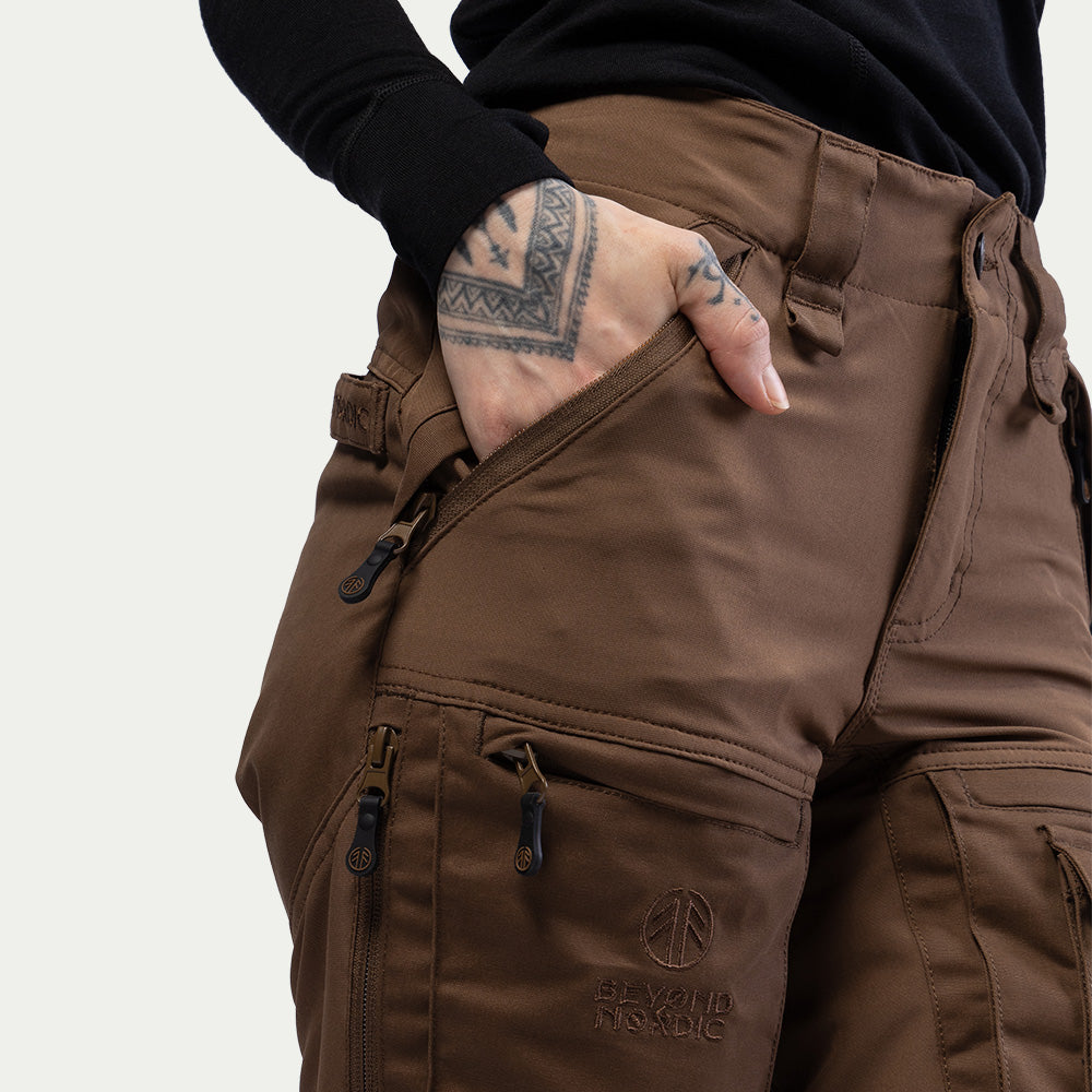 BEYOND NORDIC – v2 Zip-Off Turbukse dame