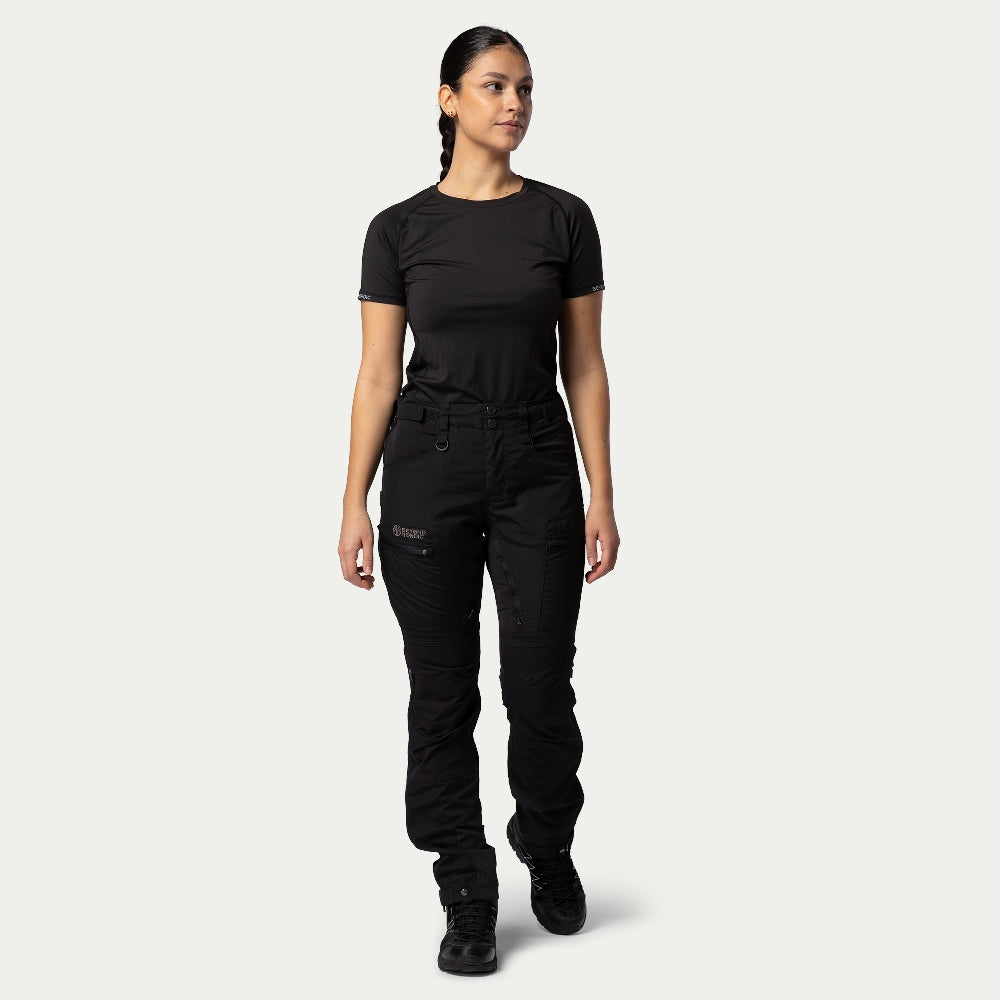 BEYOND NORDIC  – Turbukse Dame