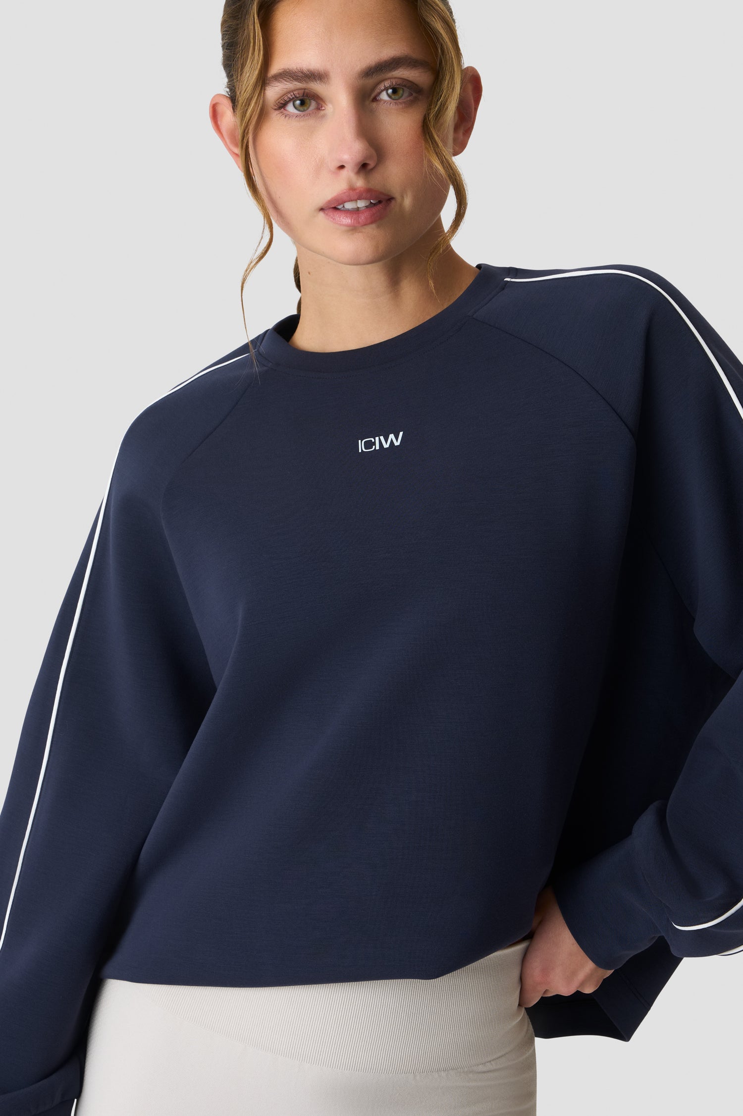 ICIW - Contrast Crewneck