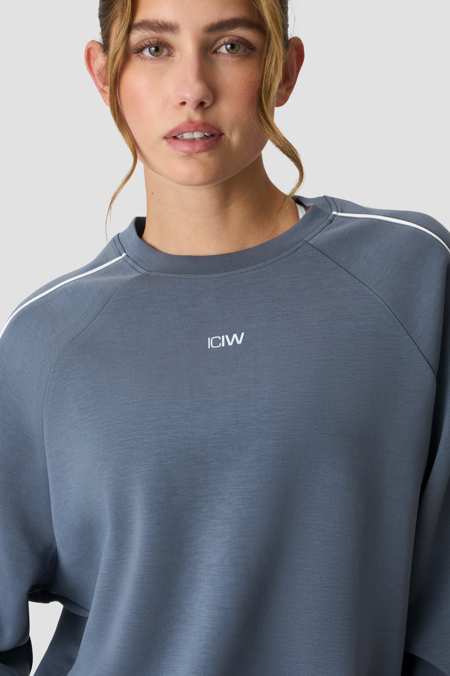 ICIW - Contrast Crewneck