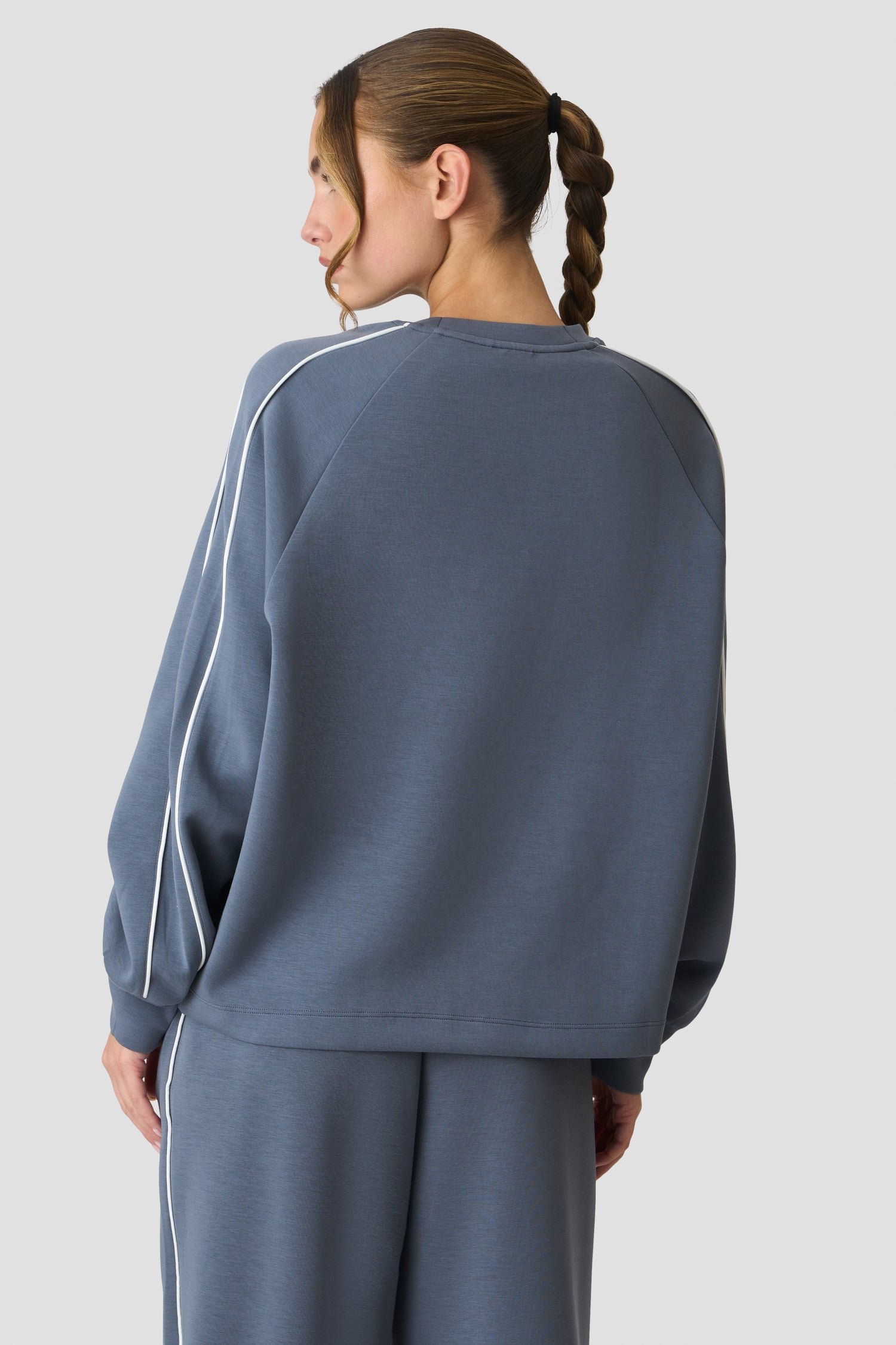 ICIW - Contrast Crewneck