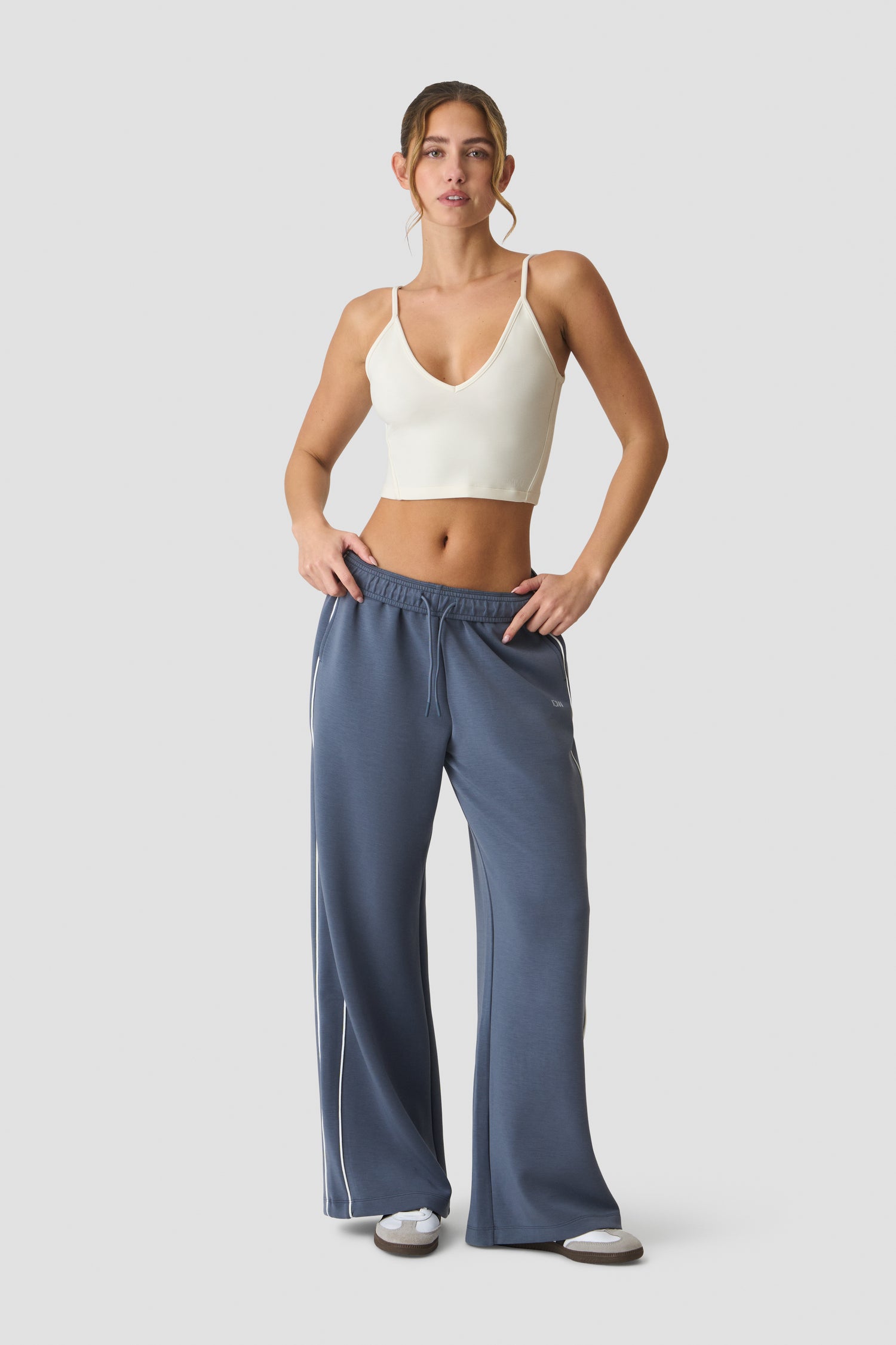 ICIW - Contrast V-neck Top