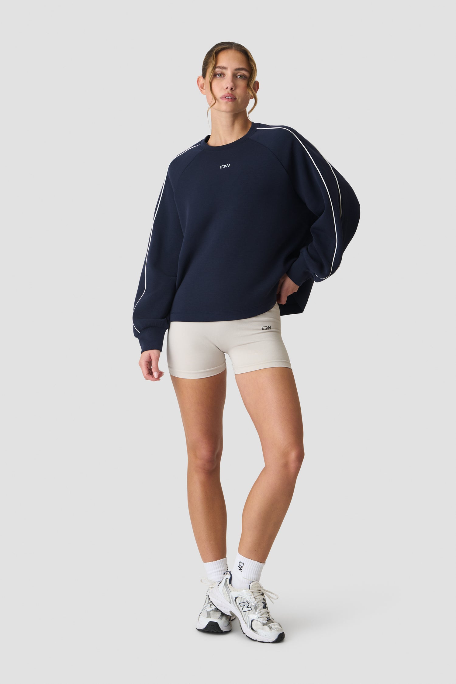 ICIW - Contrast Crewneck