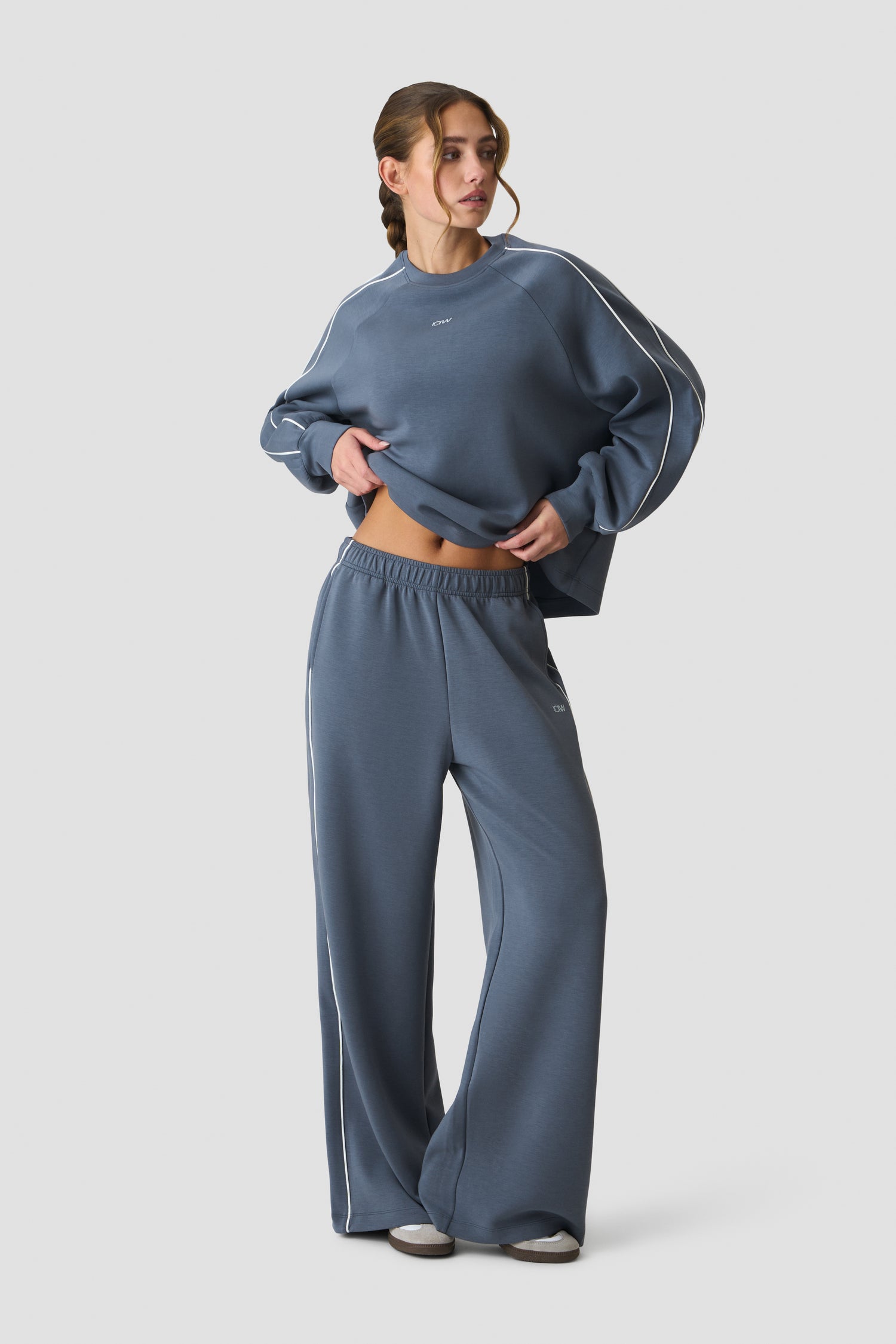 ICIW - Contrast Crewneck