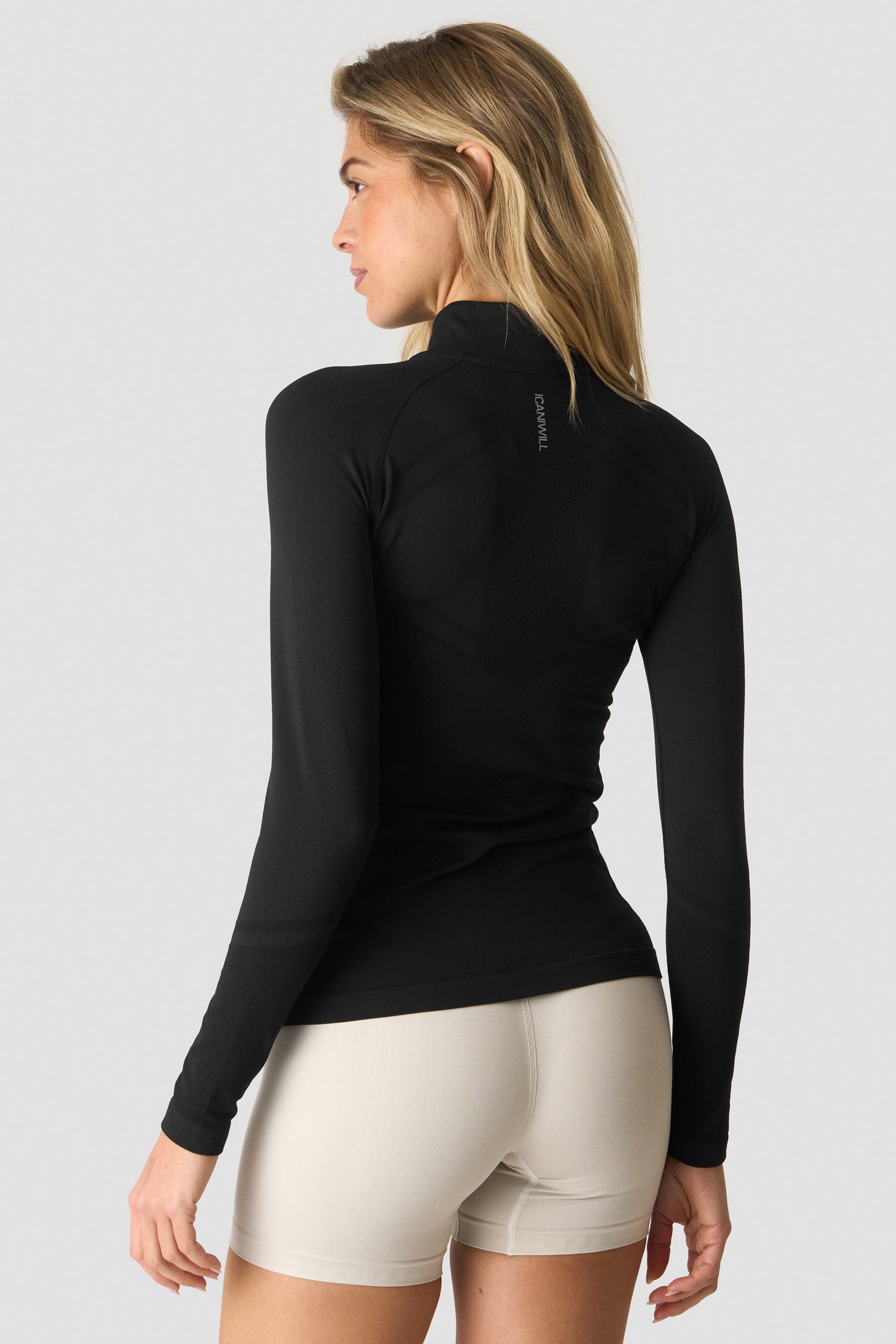 ICIW - Define Seamless 1/2 Zip