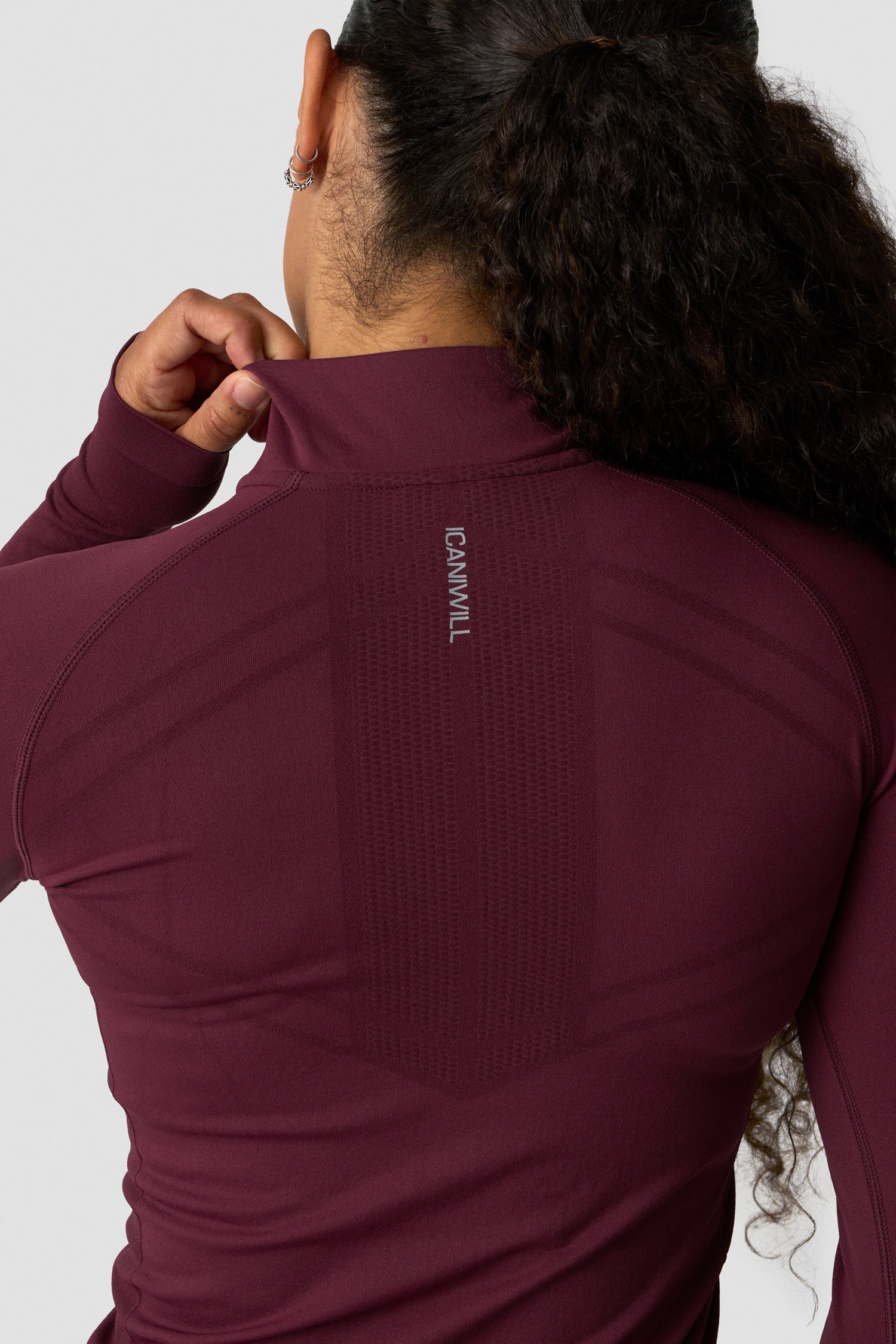 ICIW - Define Seamless 1/2 Zip