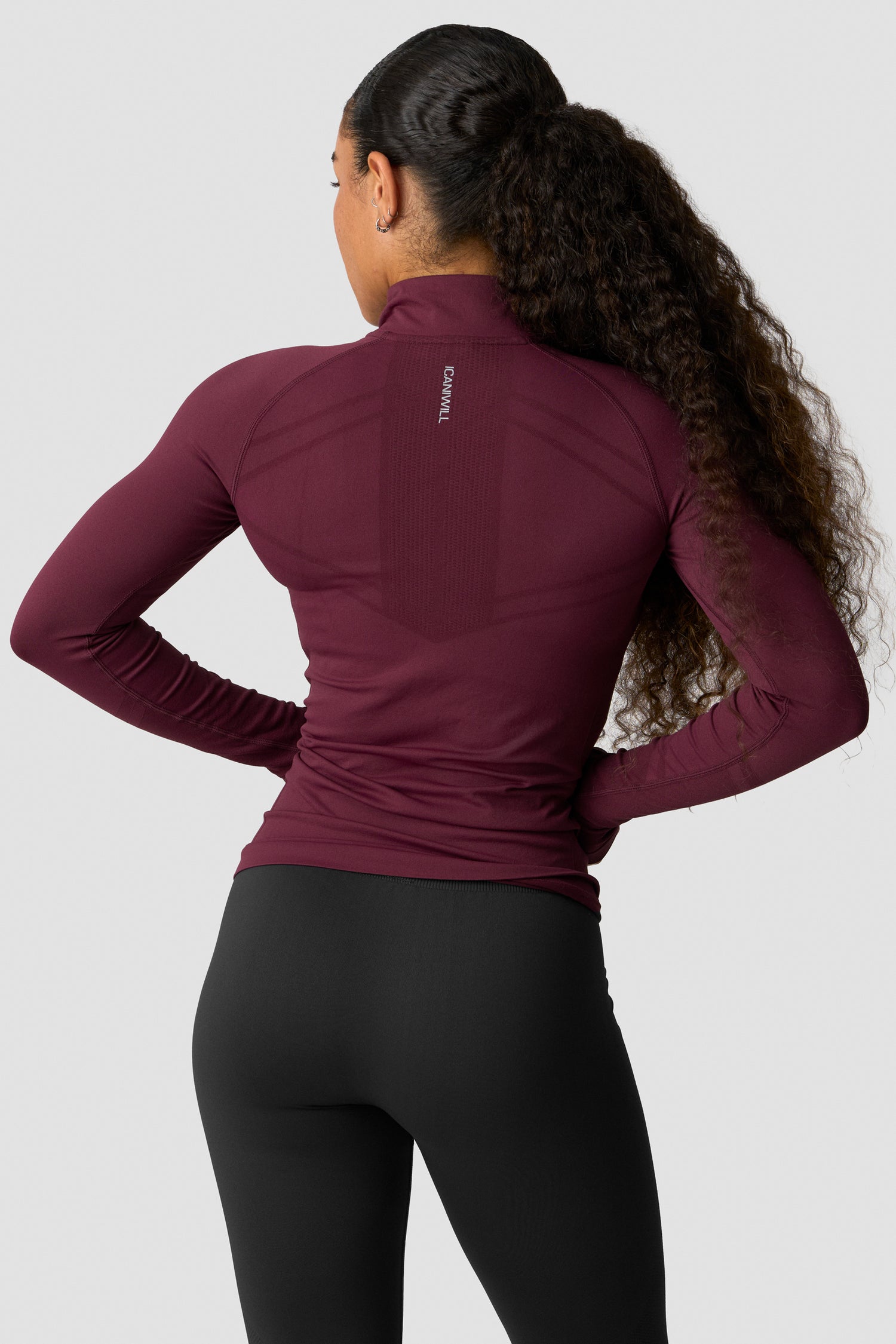 ICIW - Define Seamless 1/2 Zip