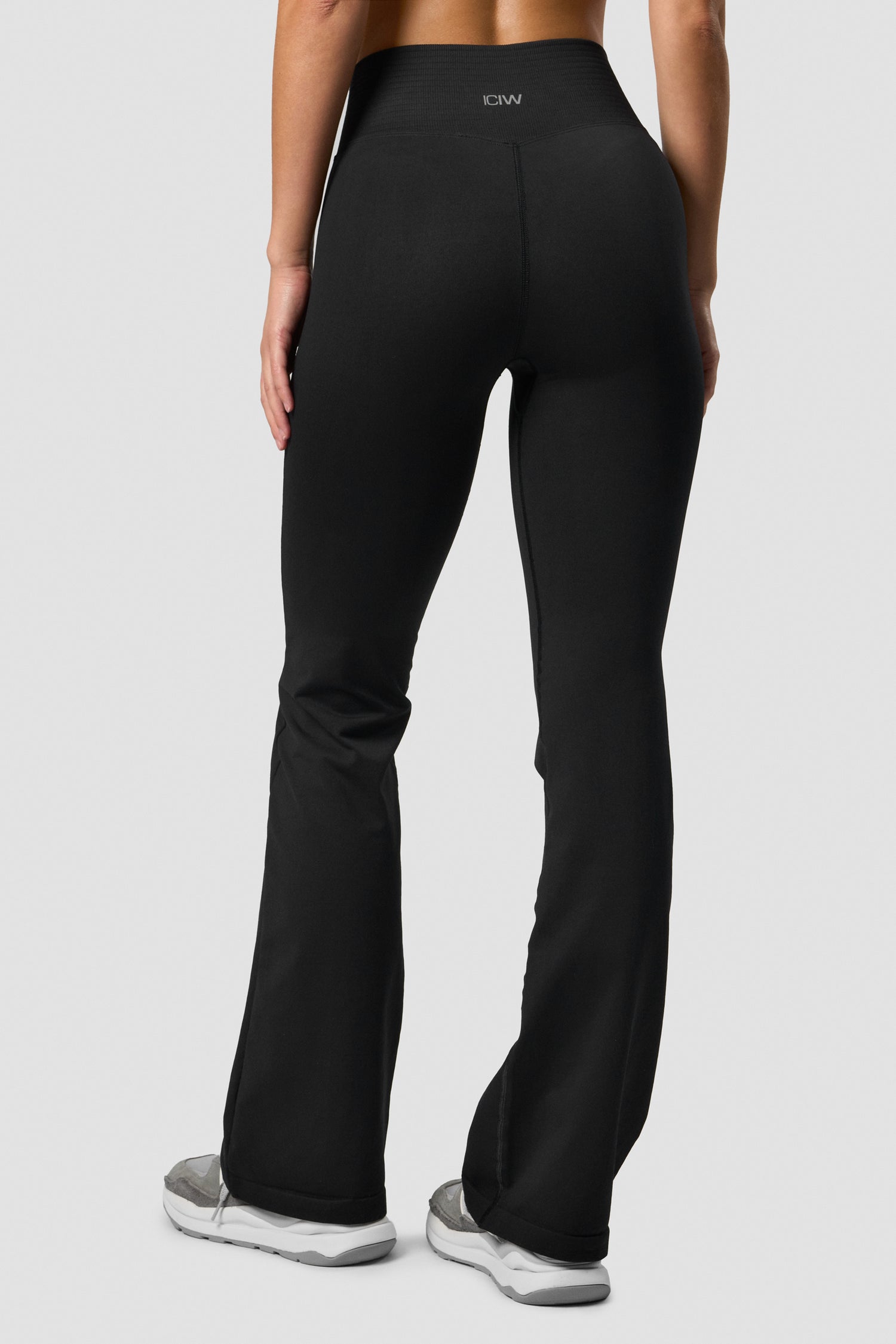 ICIW - Define Seamless Flared Tights