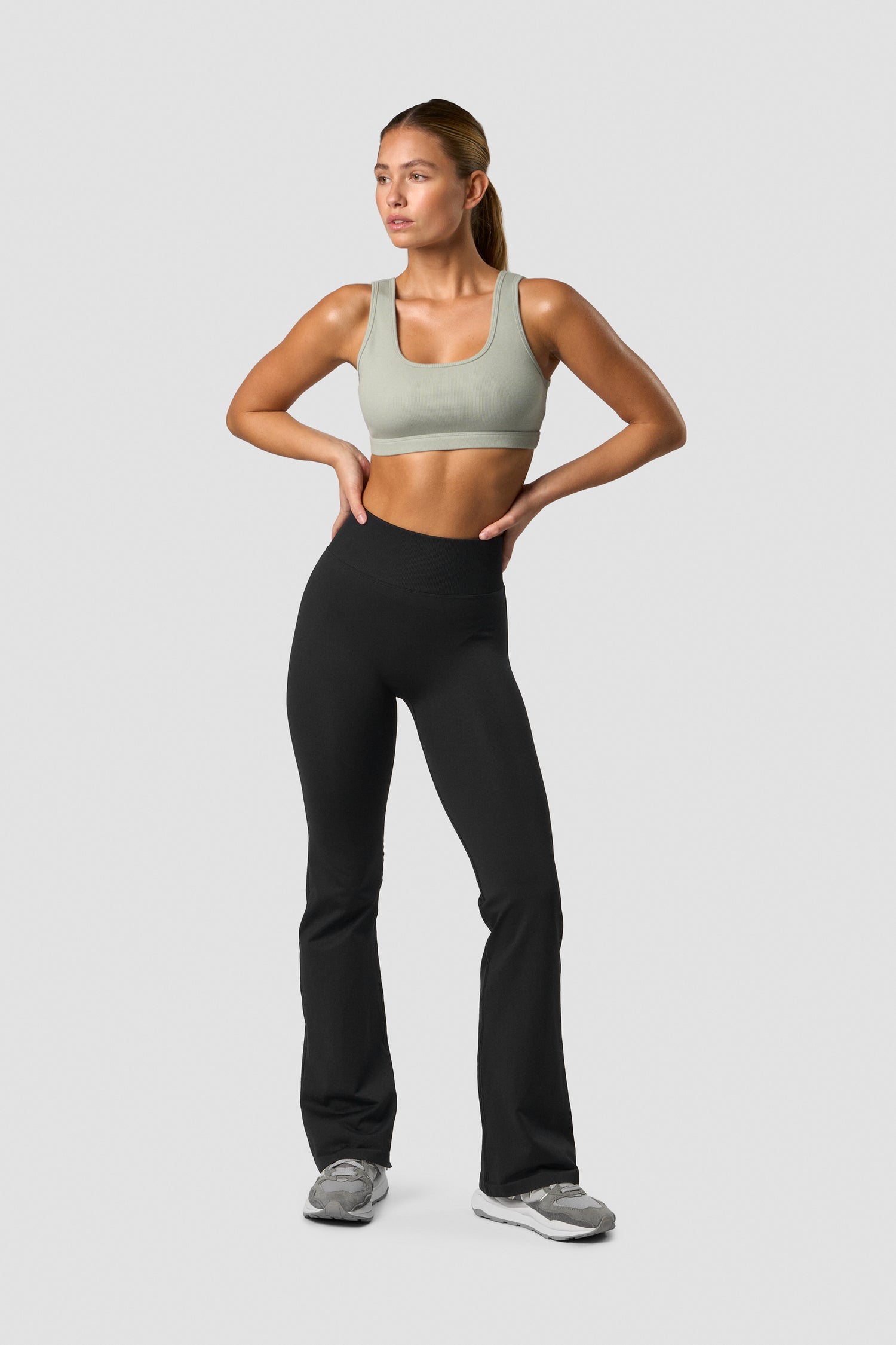 ICIW - Define Seamless Flared Tights