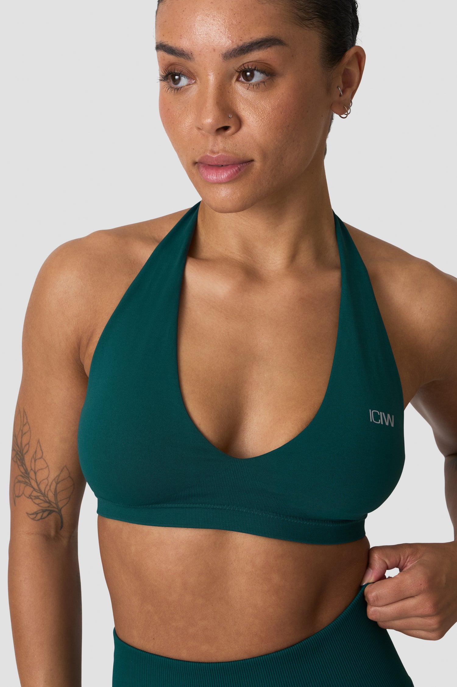ICIW - Define Seamless Halter Sports Bra