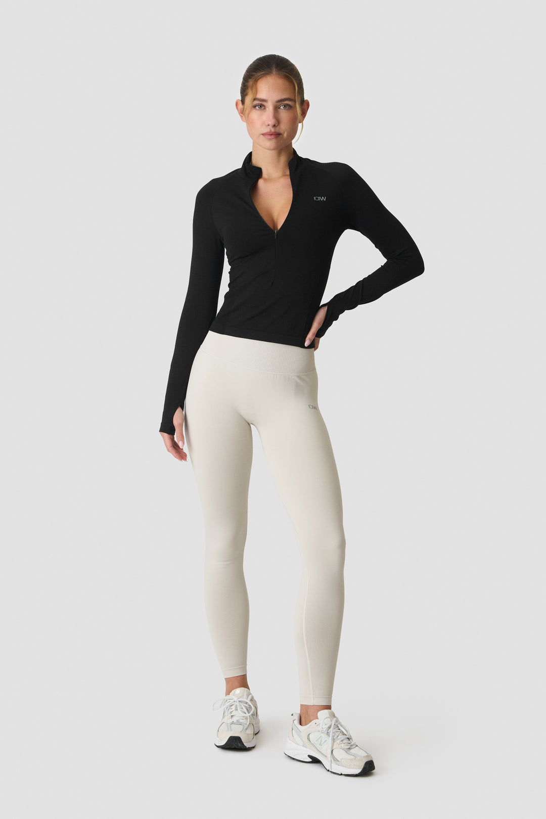 ICIW - Define Seamless Invisible 1/2 Zip LS