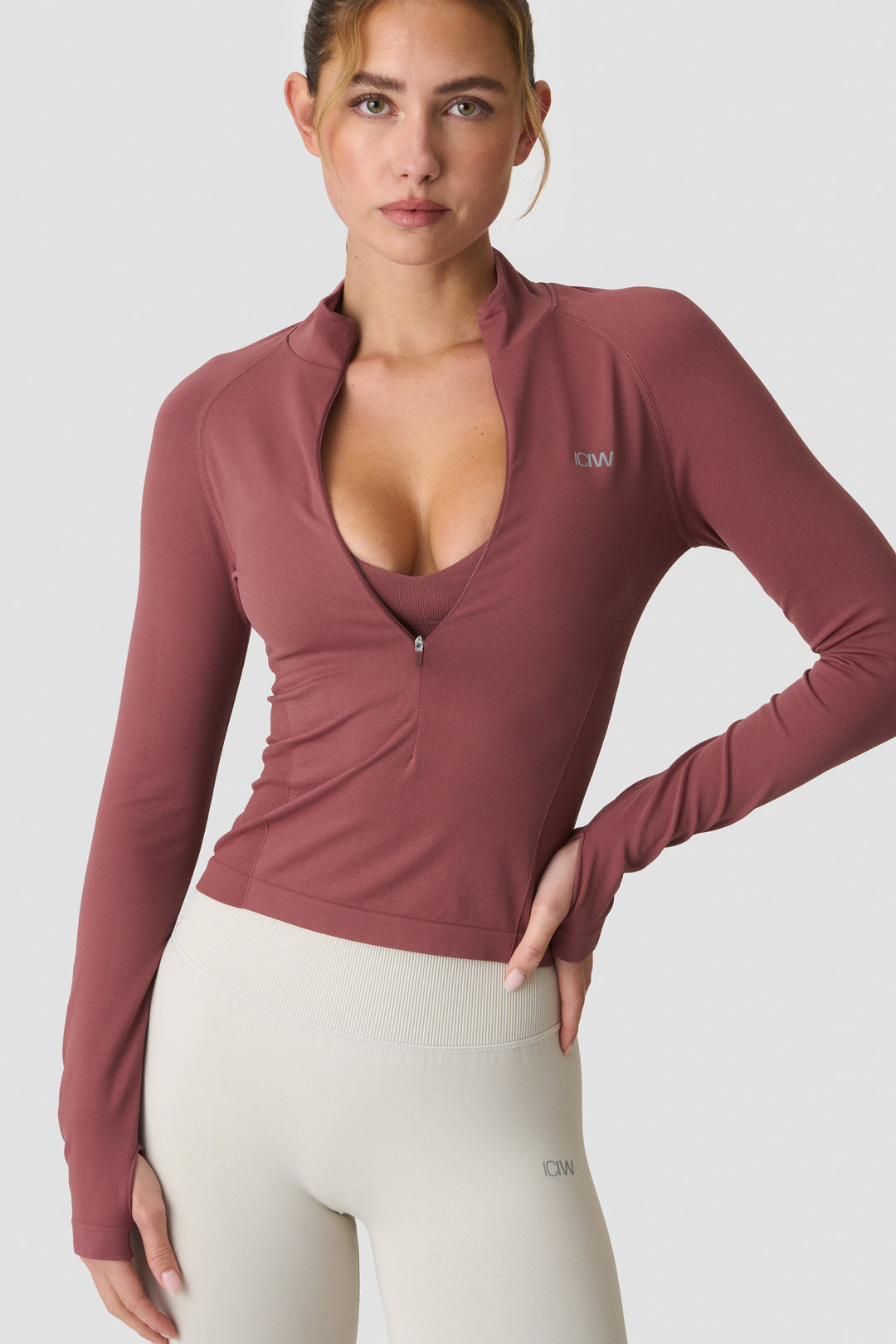 ICIW - Define Seamless Invisible 1/2 Zip LS