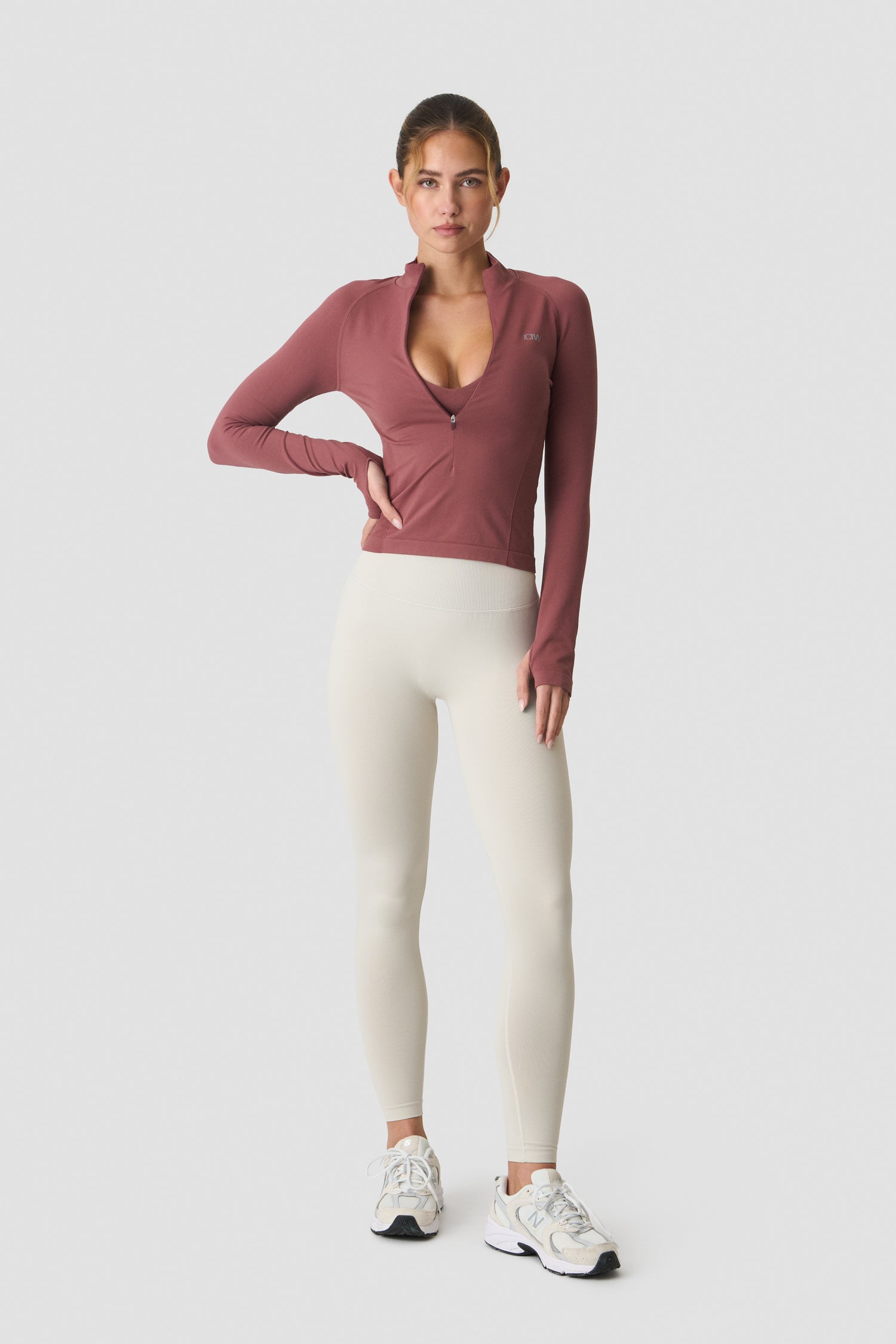 ICIW - Define Seamless Invisible 1/2 Zip LS