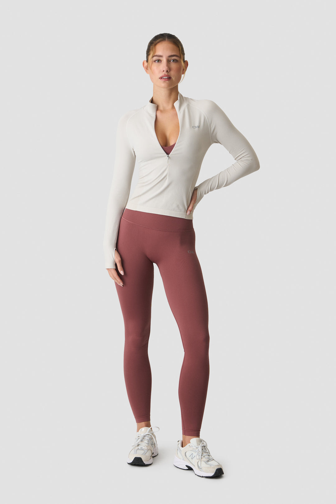 ICIW - Define Seamless Invisible 1/2 Zip LS