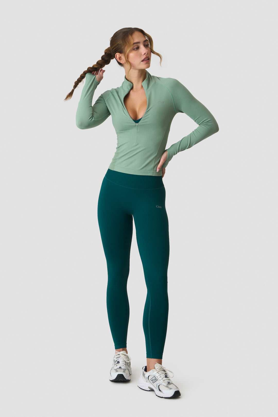 ICIW - Define Seamless Invisible 1/2 Zip LS