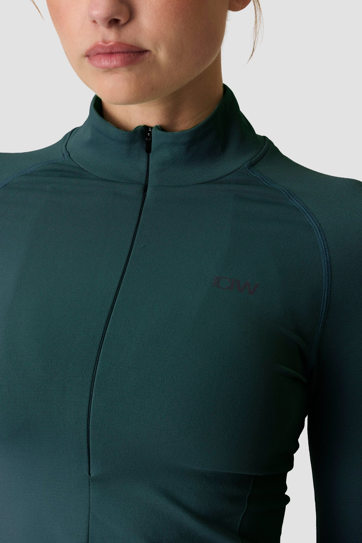 ICIW - Define Seamless Invisible 1/2 Zip LS