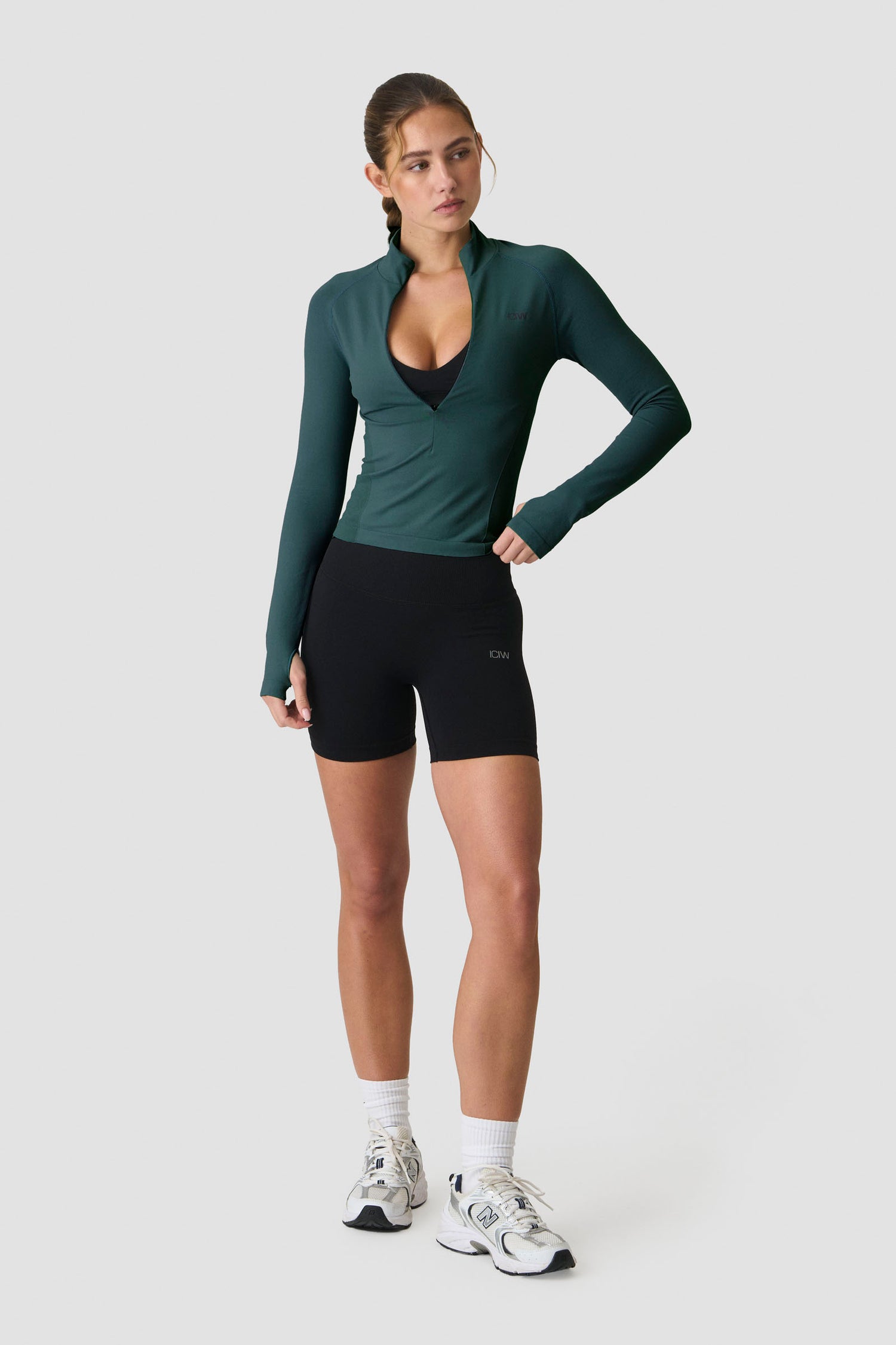 ICIW - Define Seamless Invisible 1/2 Zip LS