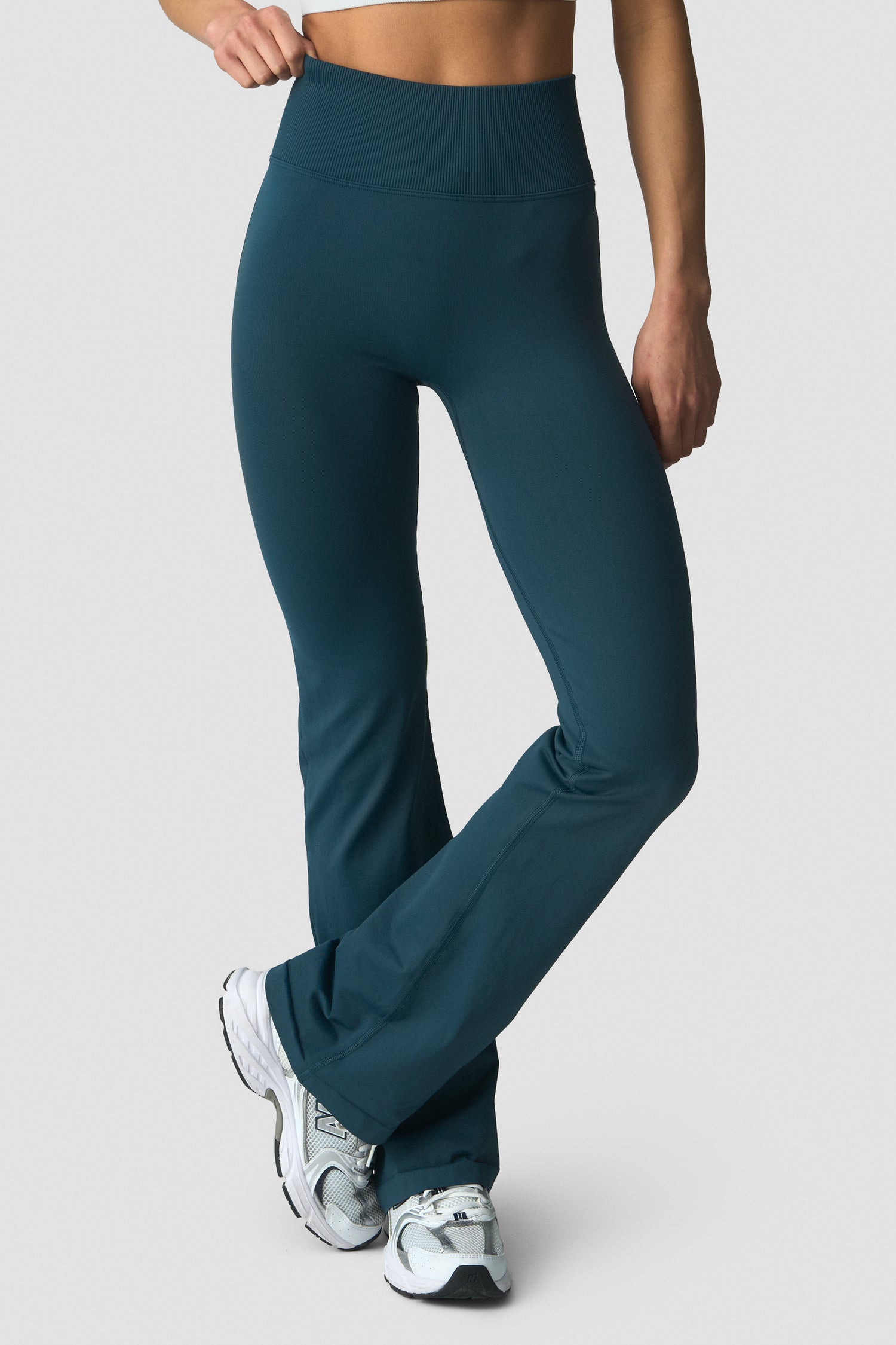 ICIW - Define Seamless Flared Tights