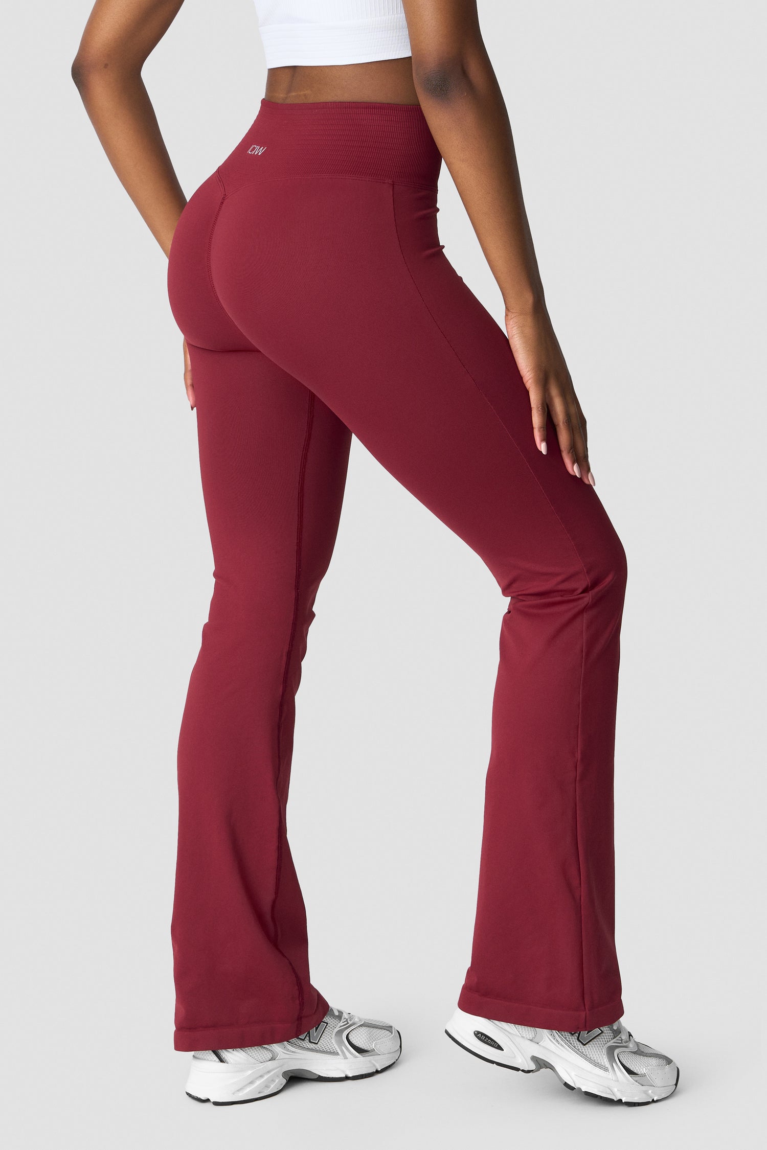 ICIW - Define Seamless Flared Tights