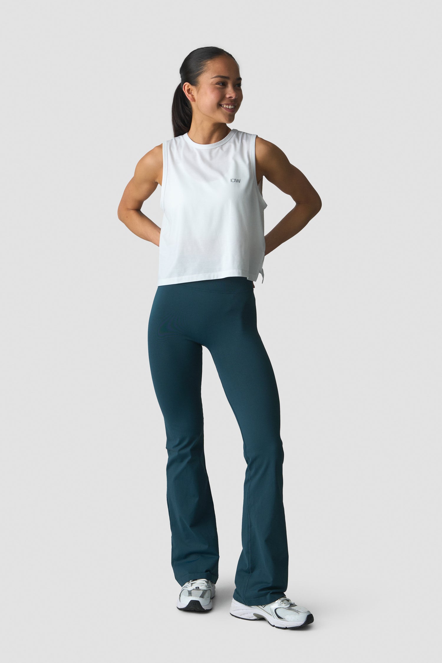ICIW - Define Seamless Flared Tights