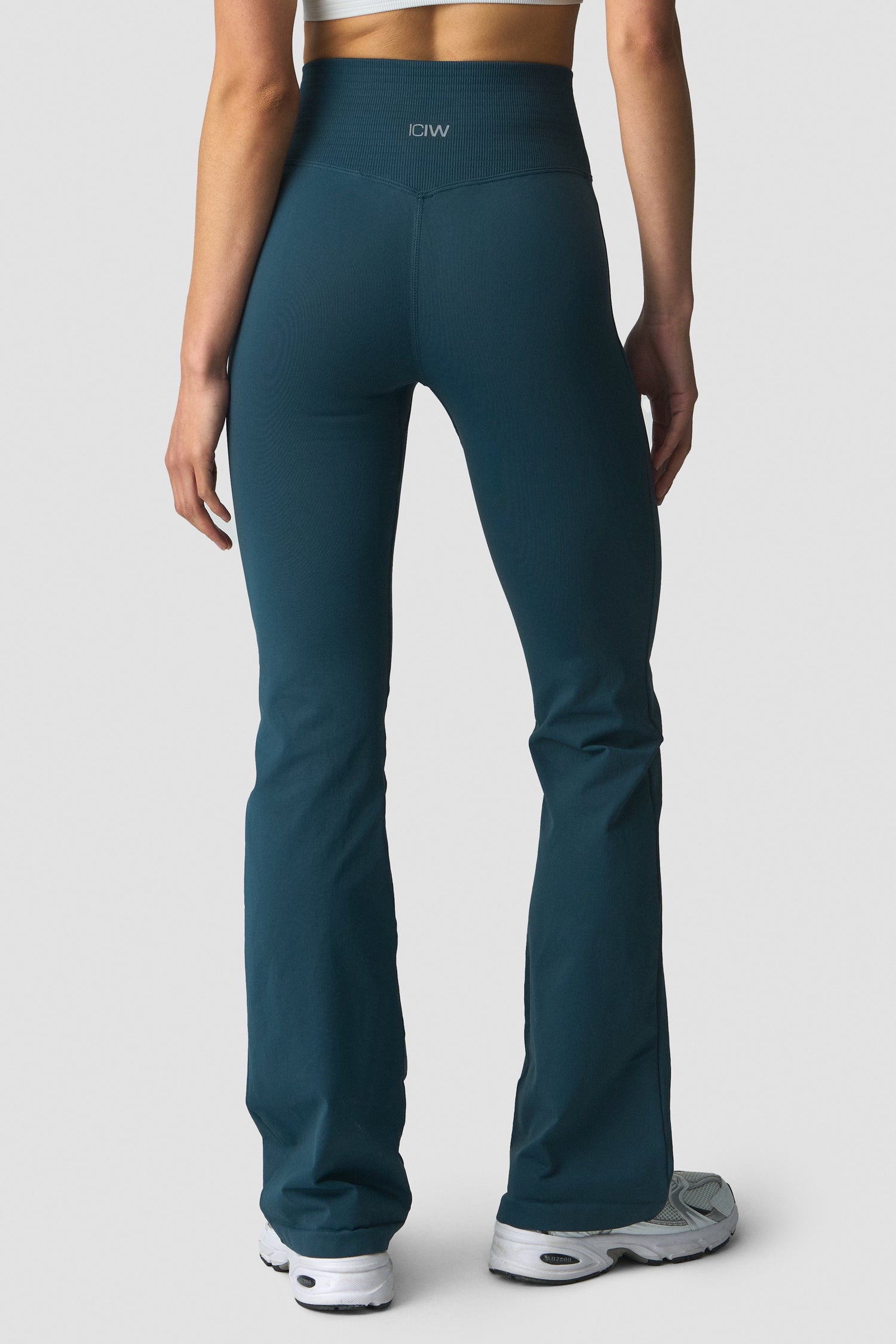 ICIW - Define Seamless Flared Tights