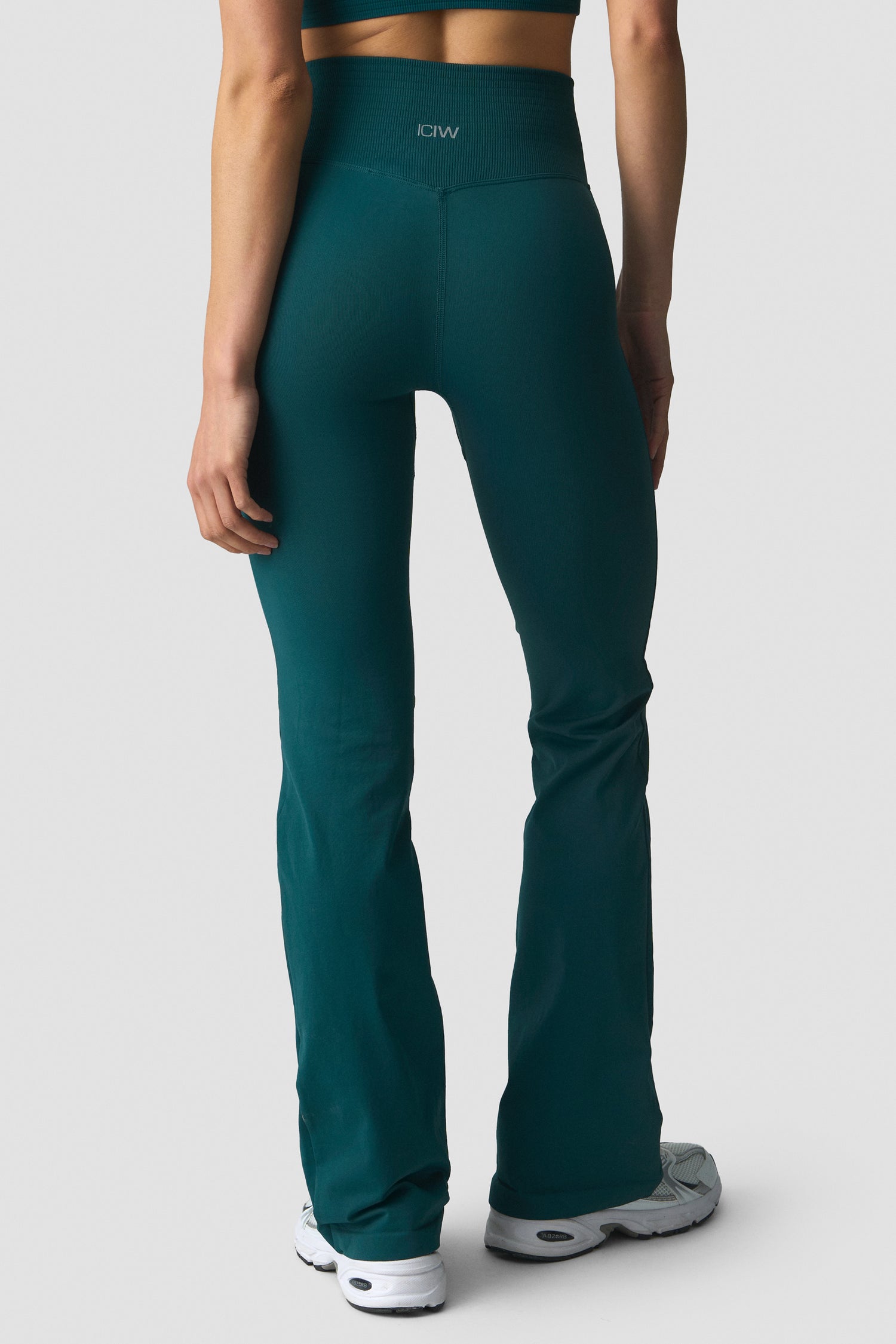 ICIW - Define Seamless Flared Tights