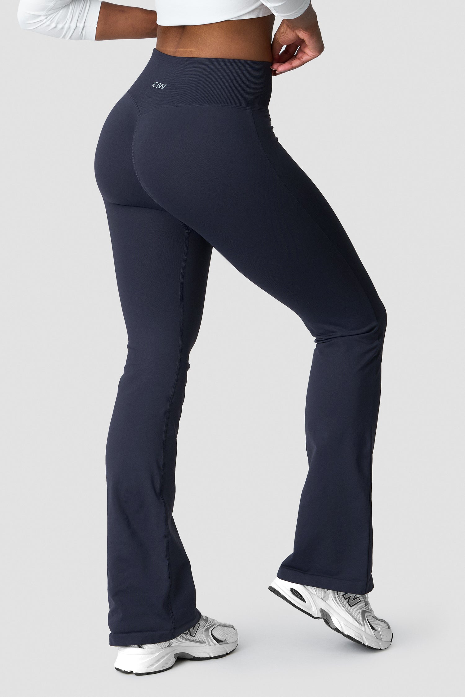 ICIW - Define Seamless Flared Tights