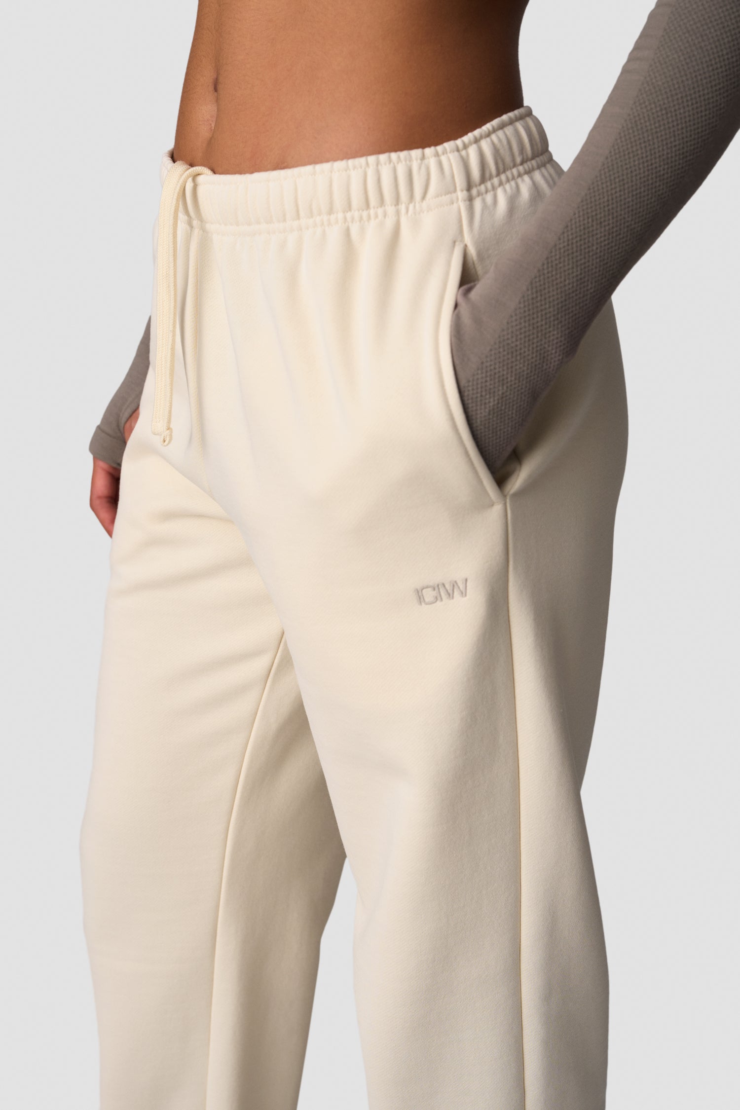 ICIW - Everyday Straight Leg Sweat Pants