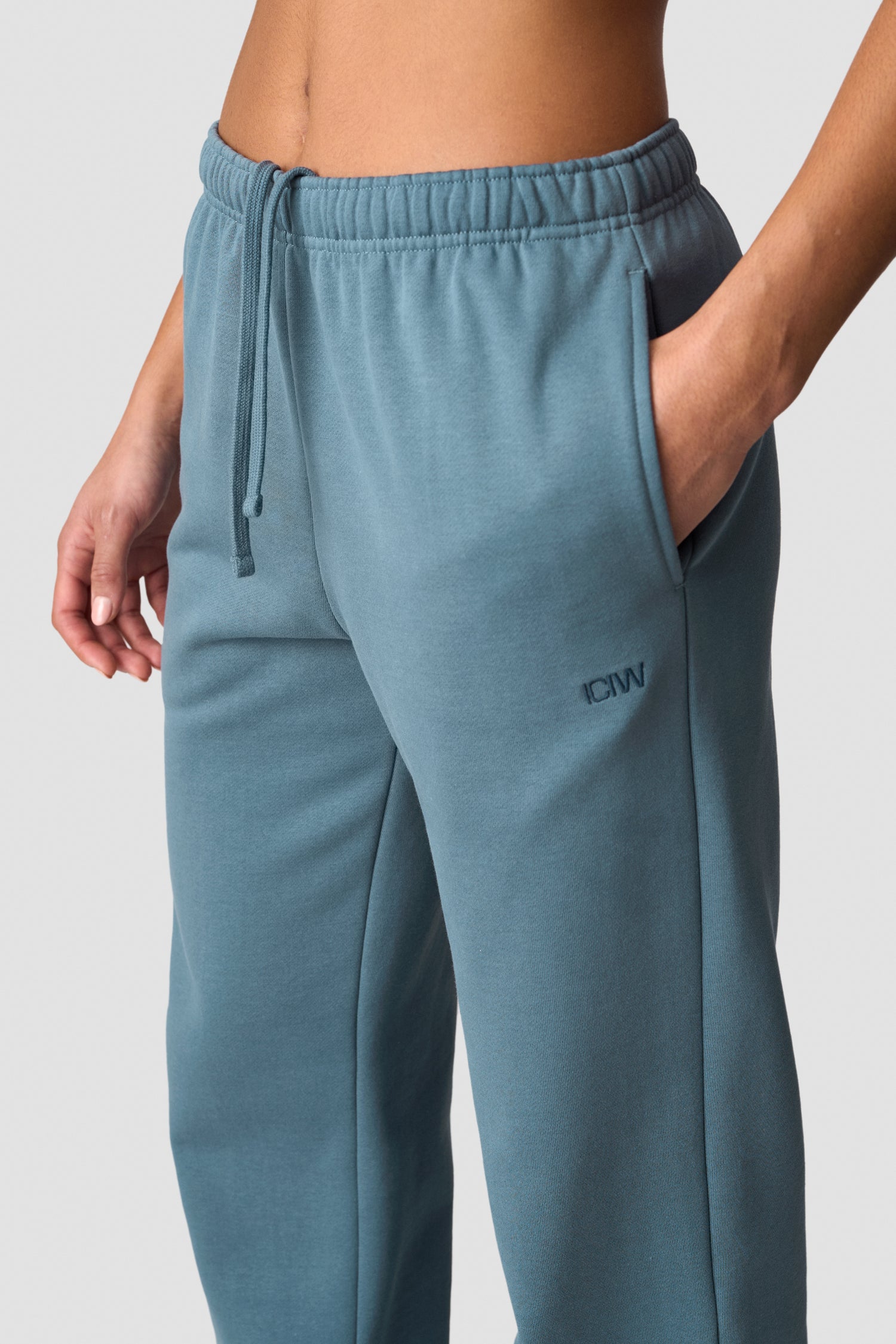 ICIW - Everyday Straight Leg Sweat Pants