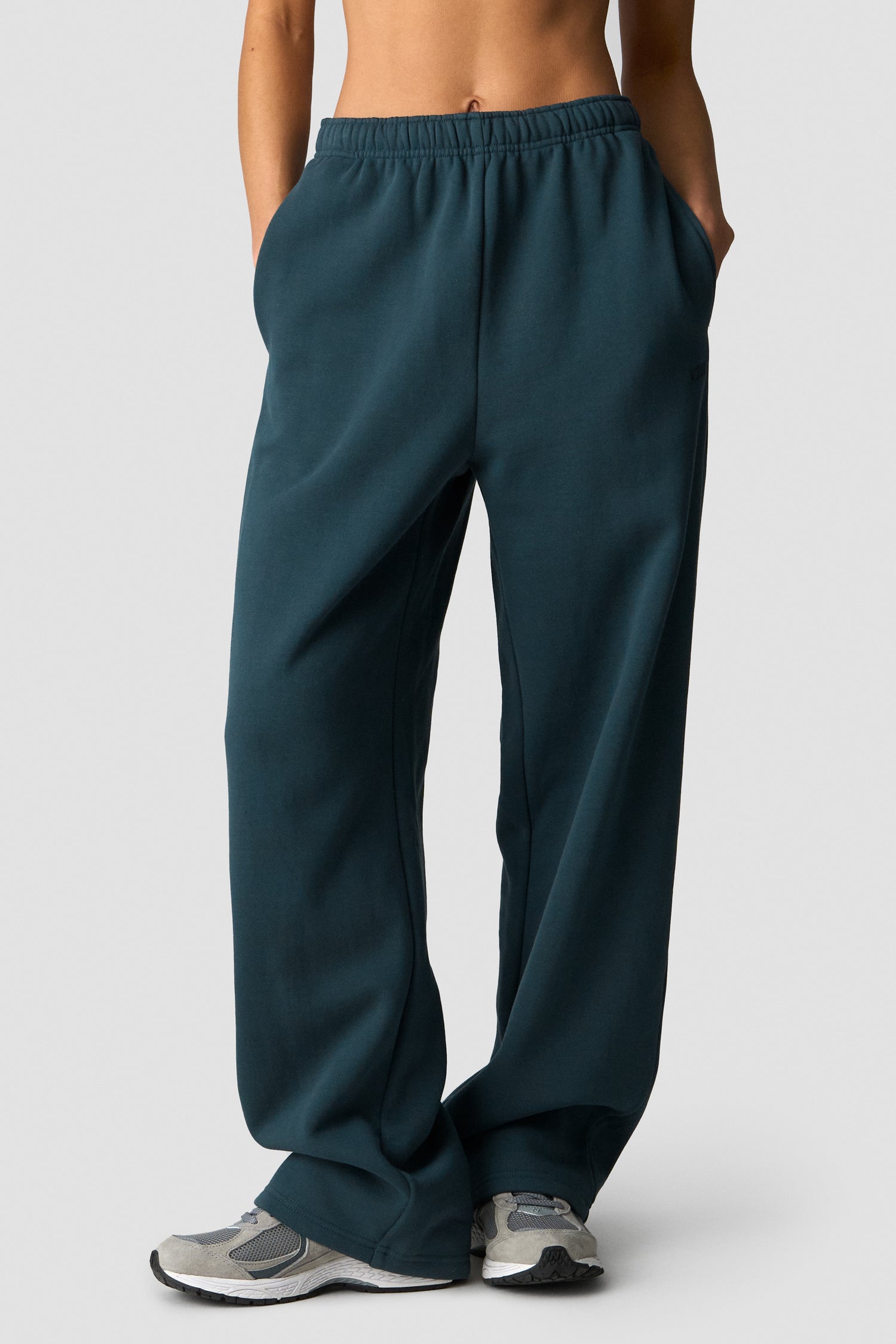ICIW - Everyday Straight Leg Sweat Pants