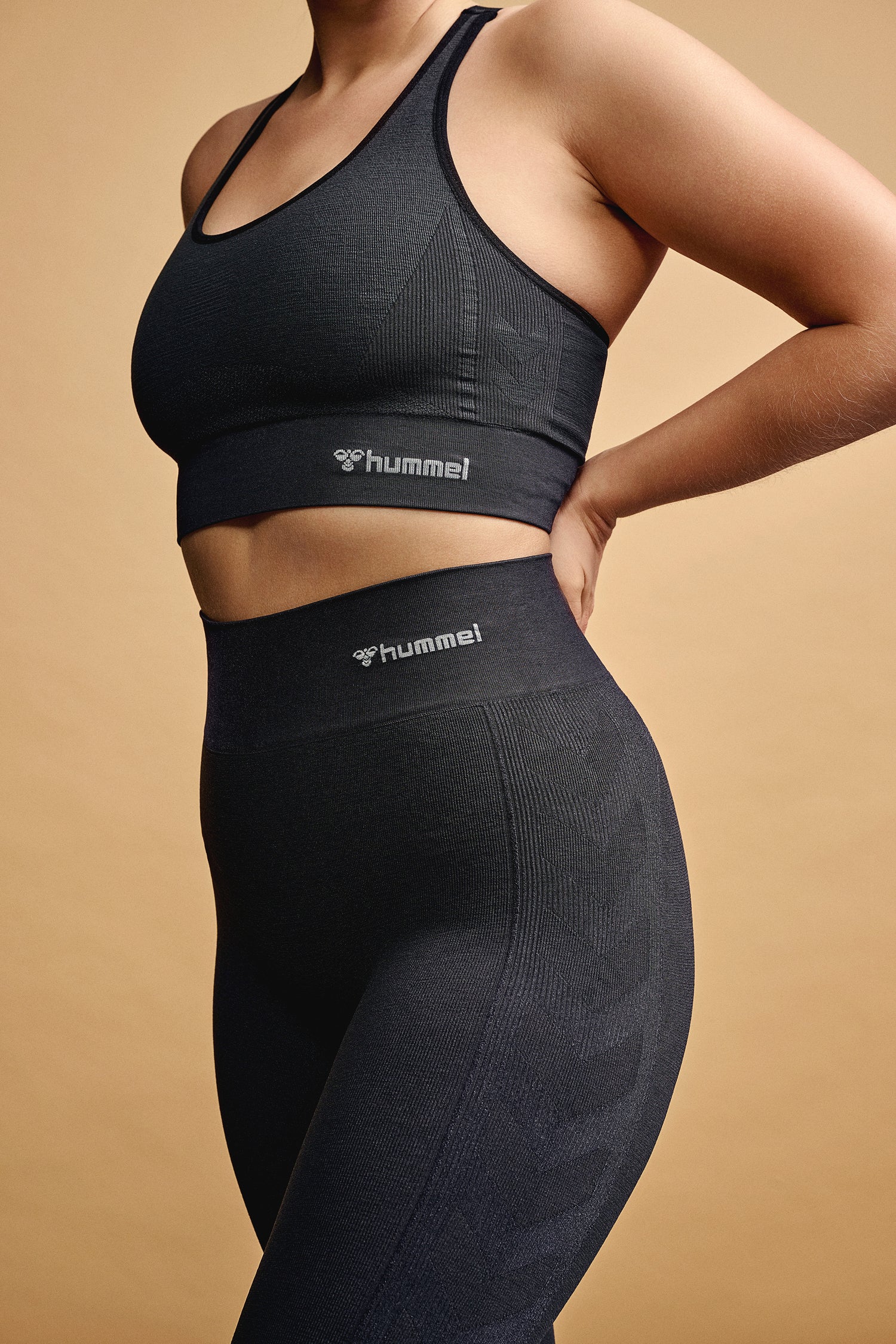 HML - CLEA Seamless Sports Top