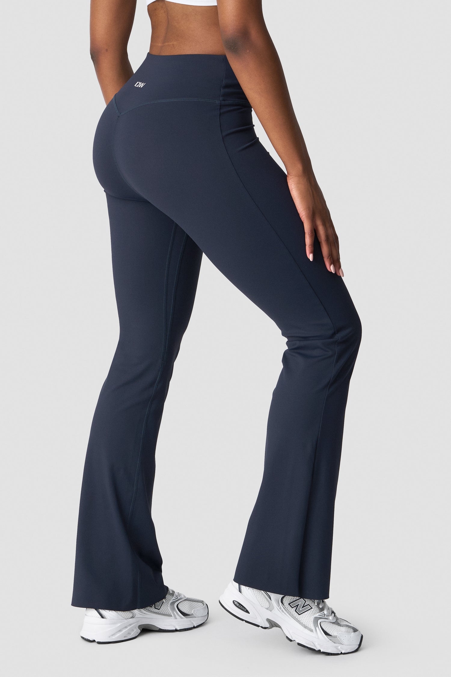 ICIW - Nimble Flared Tights