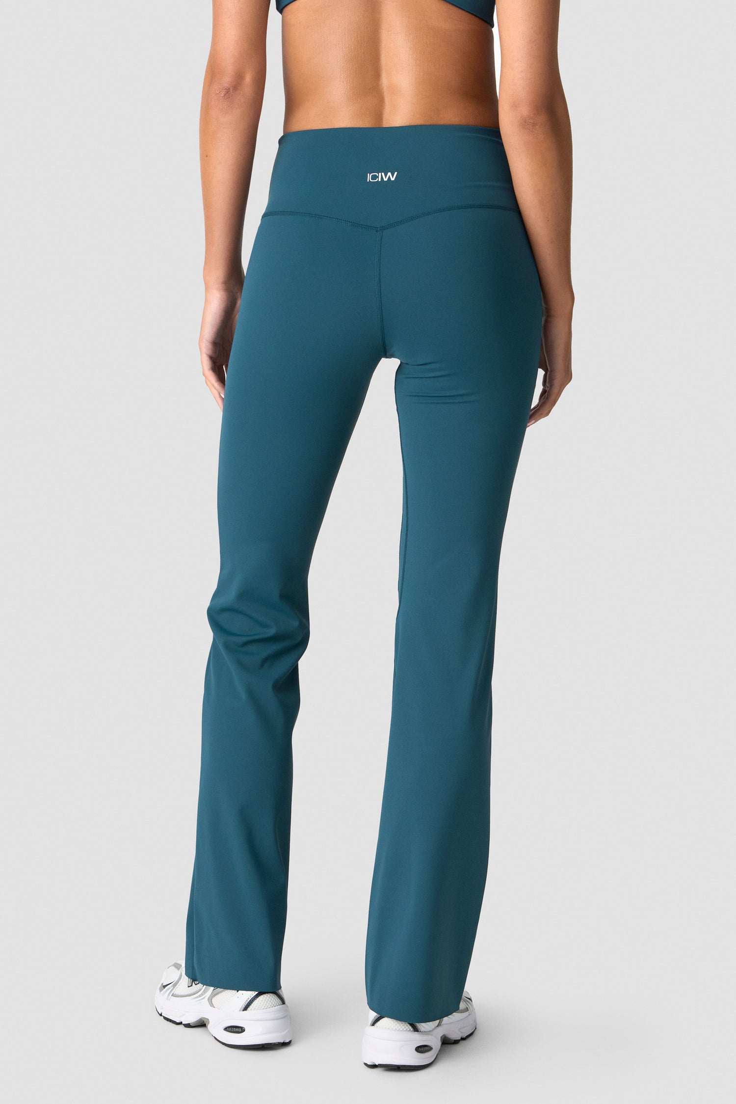 ICIW - Nimble Flared Tights