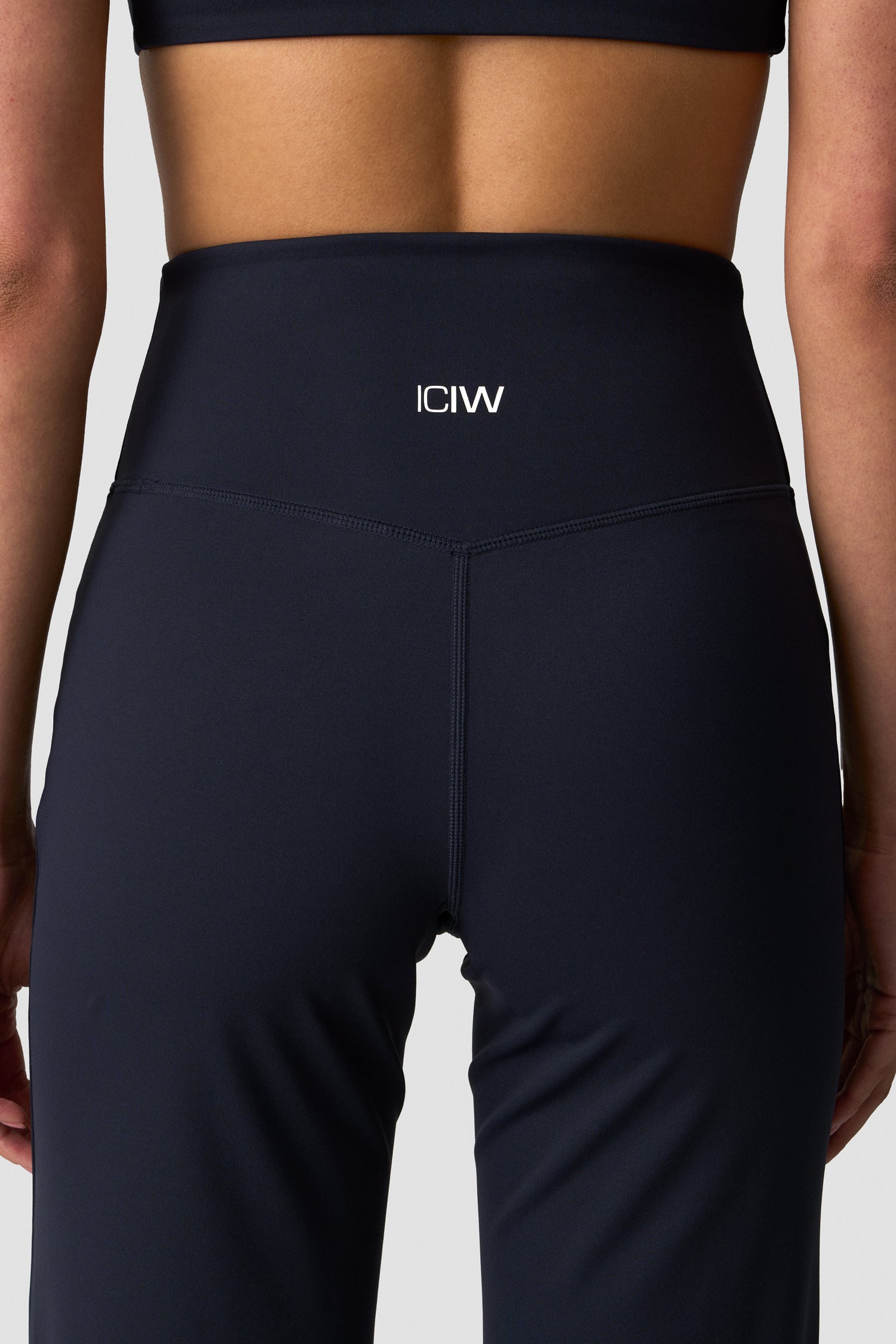 ICIW - Nimble Straight Leg