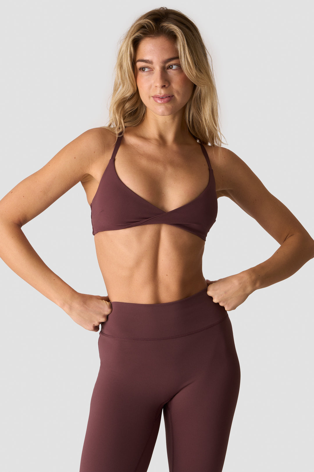 ICIW - Nimble Twist sports Bra