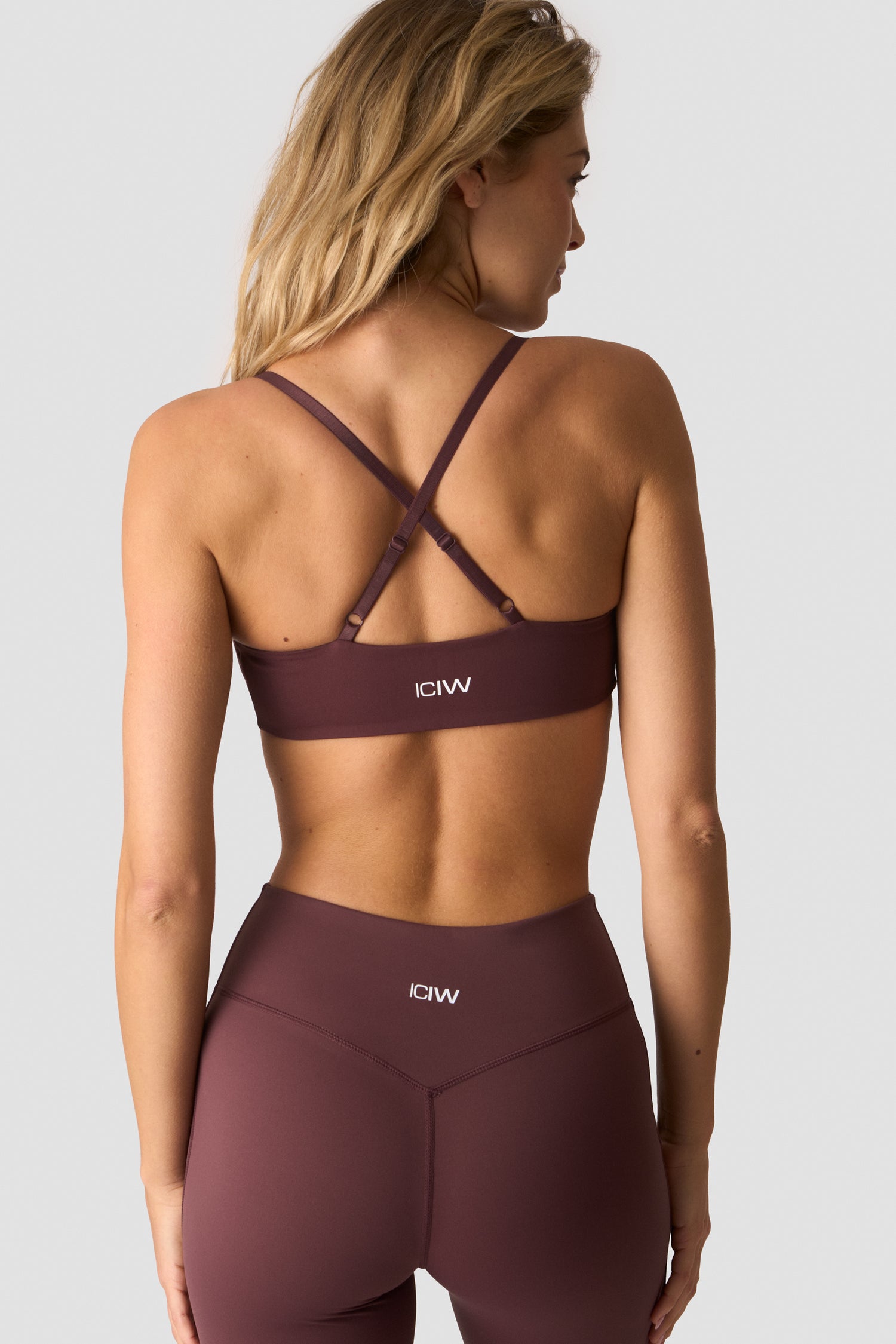 ICIW - Nimble Twist sports Bra