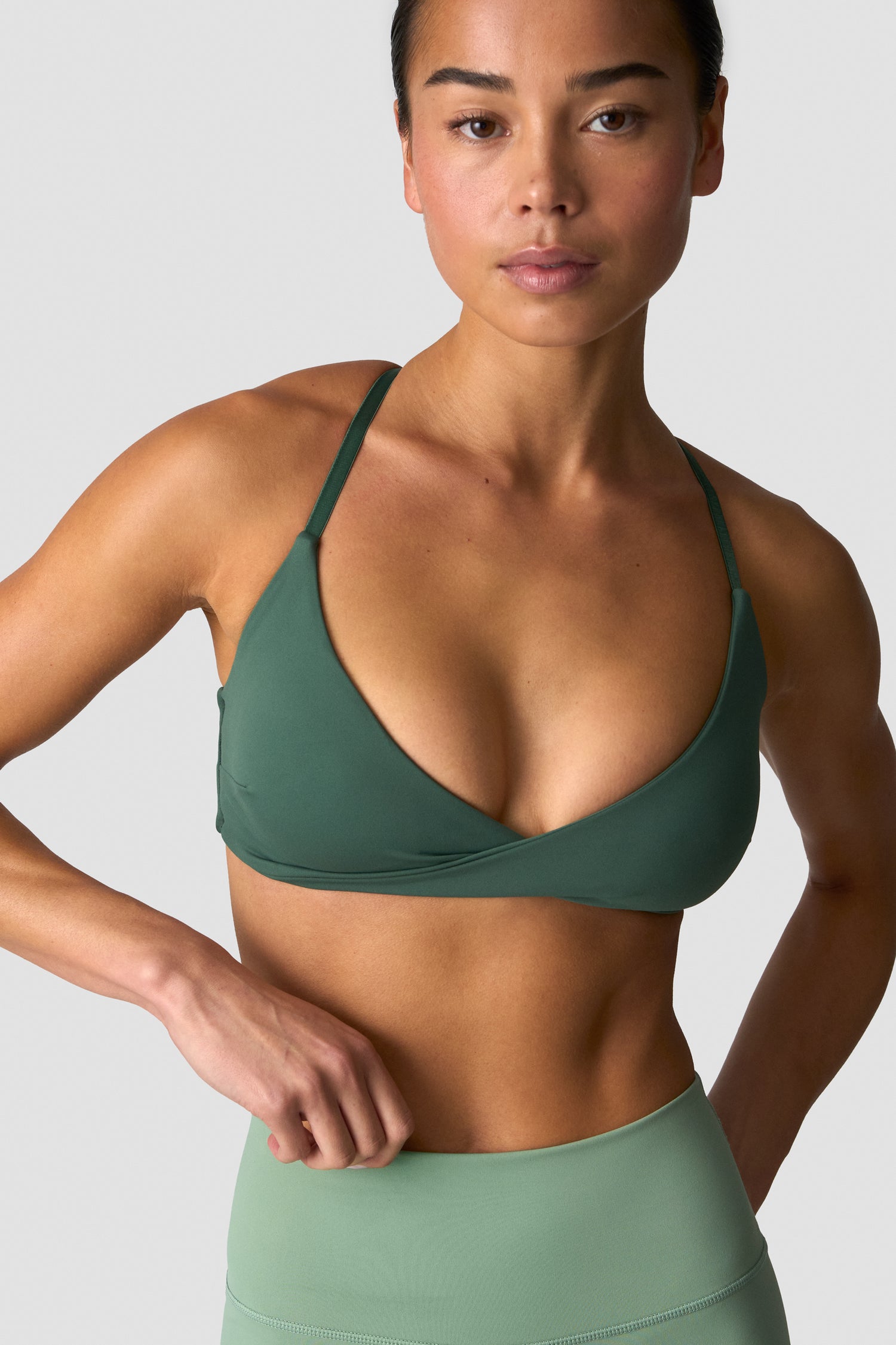 ICIW - Nimble Twist sports Bra