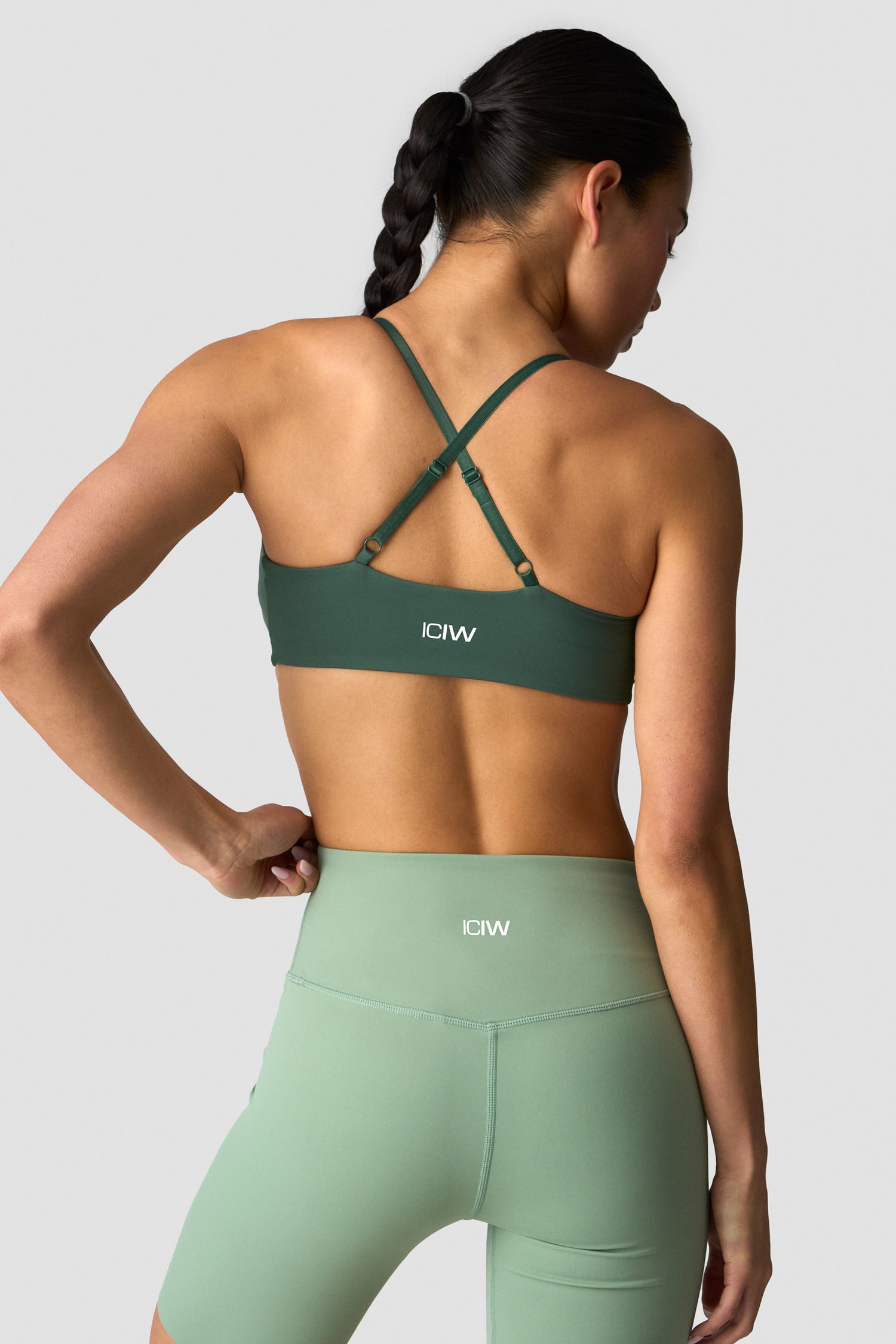 ICIW - Nimble Twist sports Bra