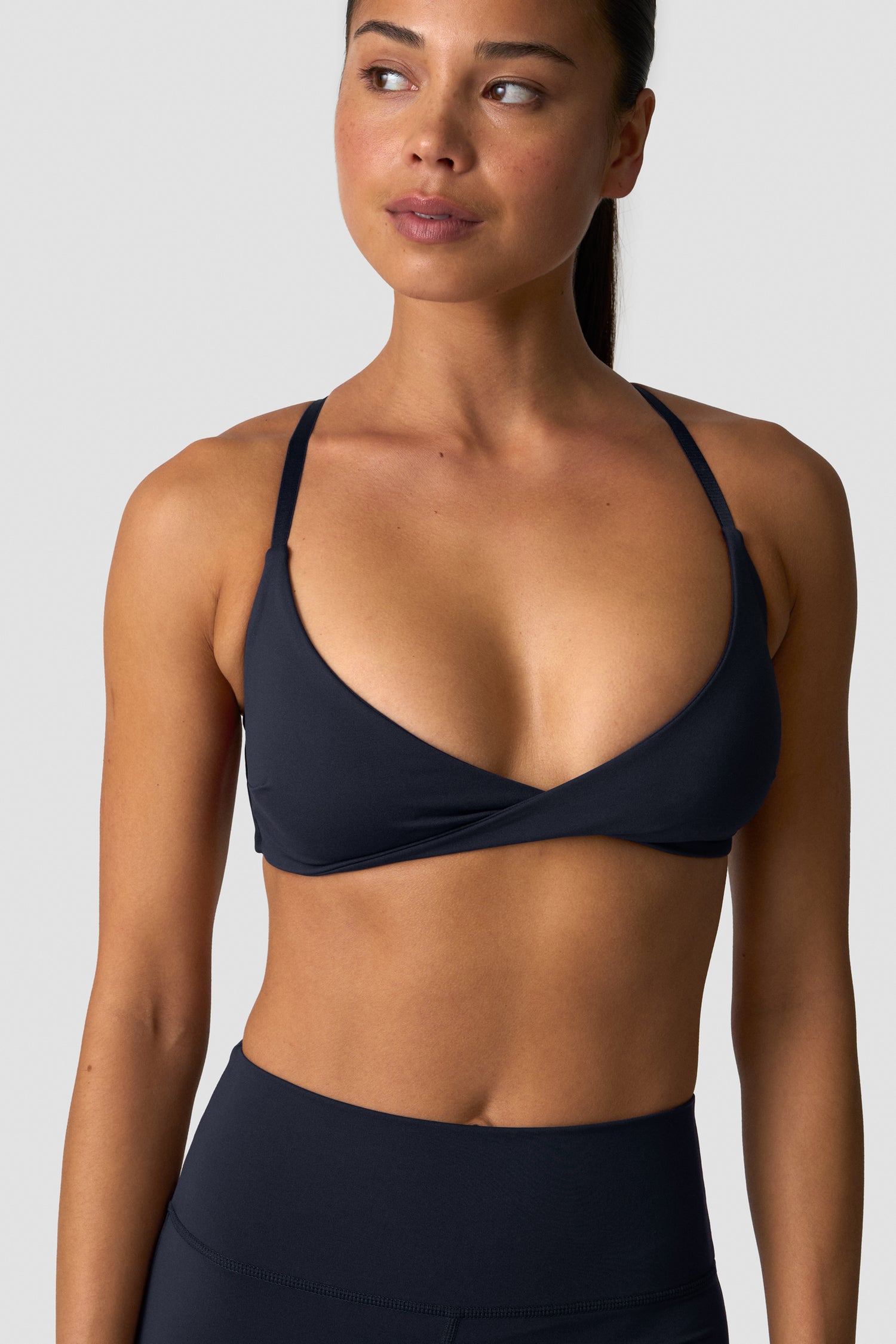 ICIW - Nimble Twist sports Bra