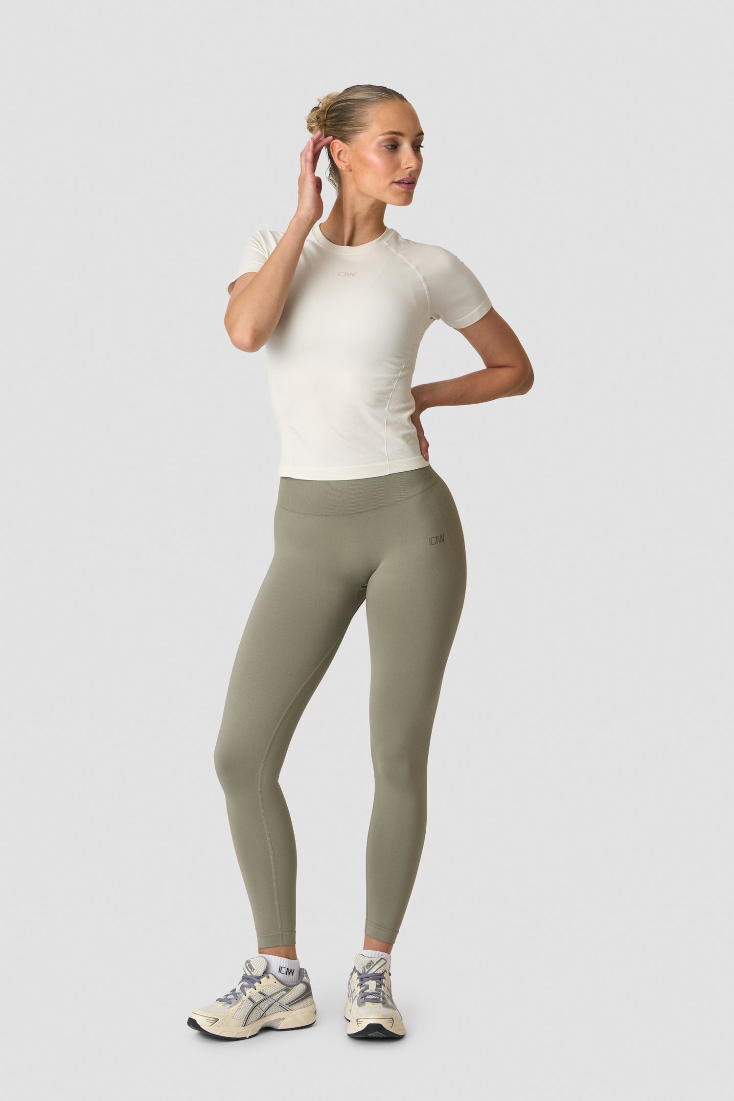 ICIW - Sculpt Seamless T-Shirt