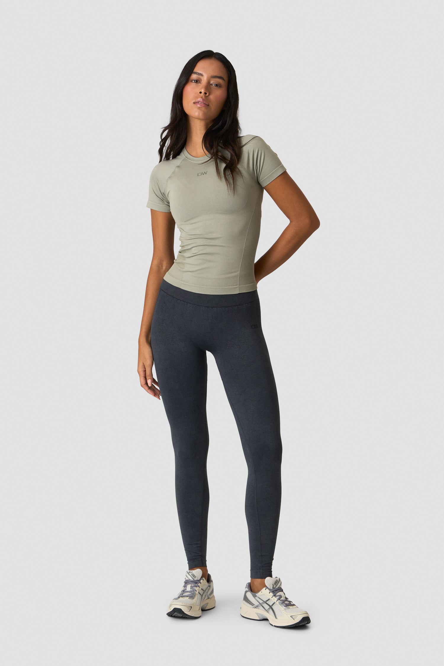 ICIW - Sculpt Seamless T-Shirt