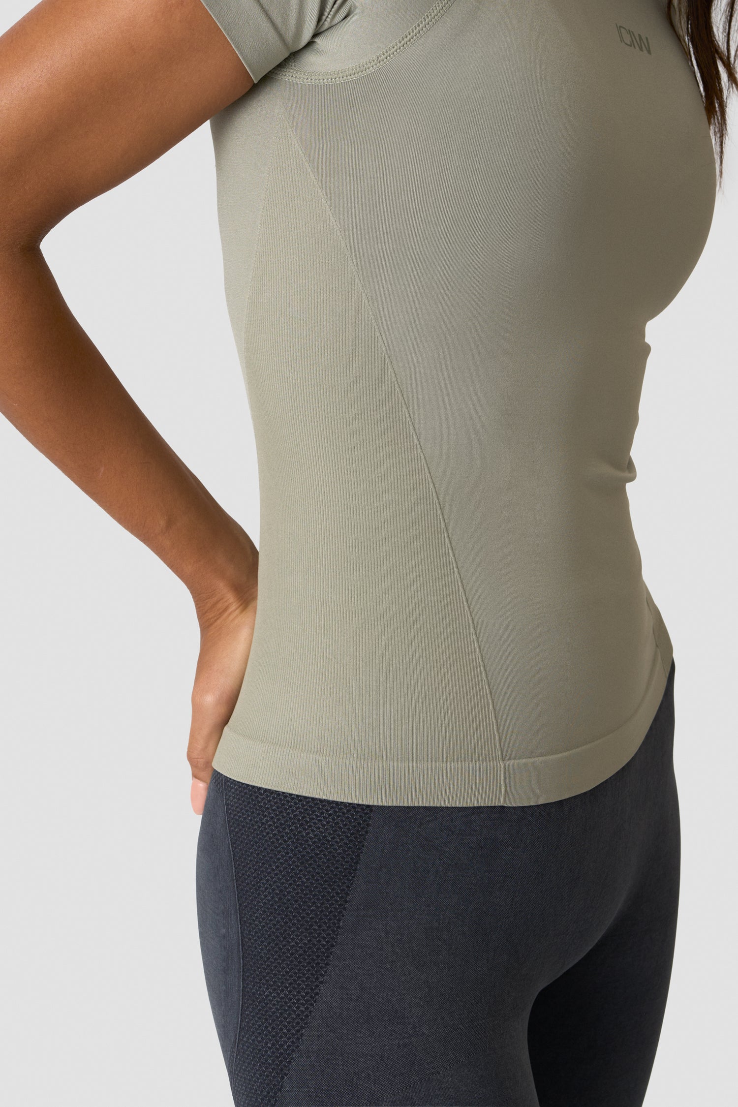 ICIW - Sculpt Seamless T-Shirt