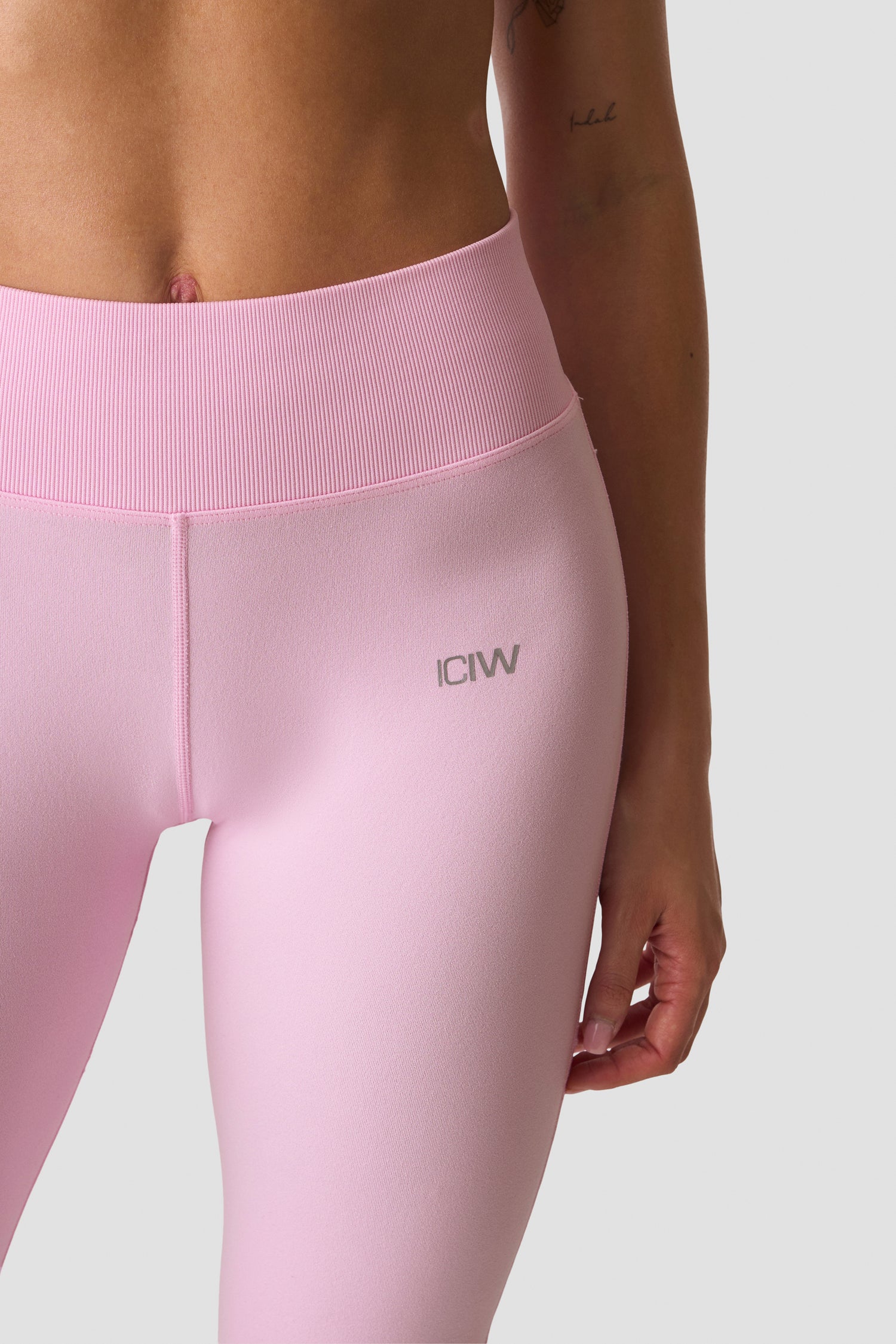 ICIW - Smooth Seamless Flared Tights