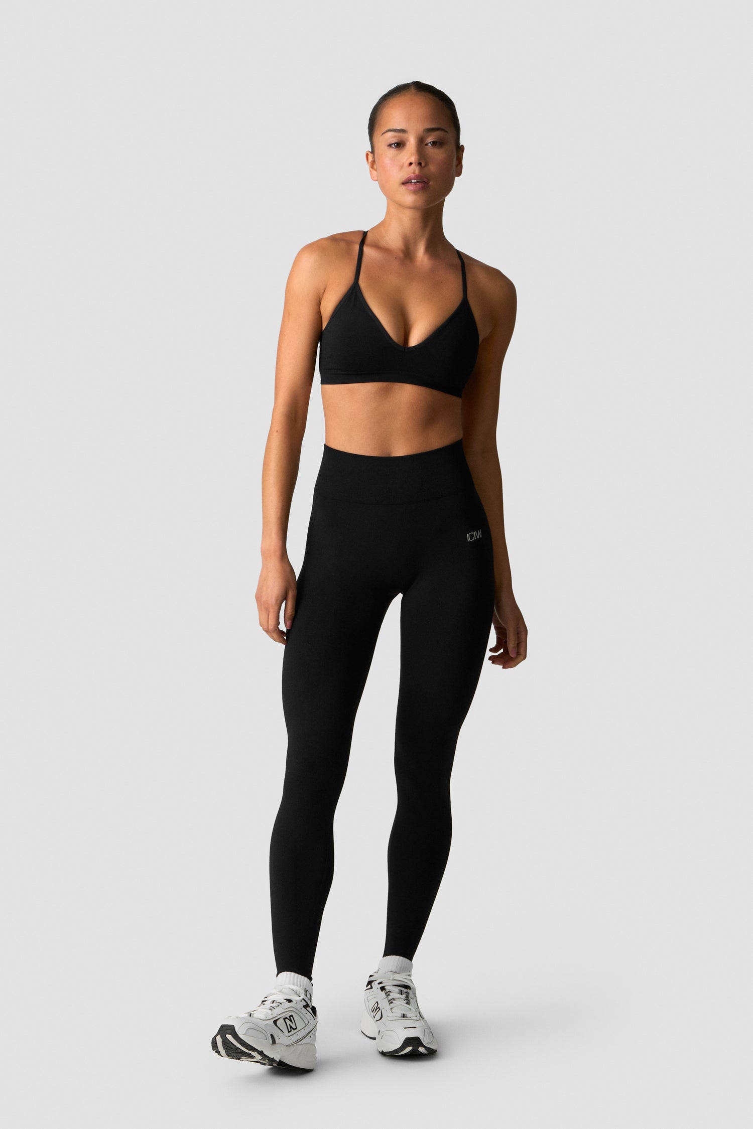 ICIW - Smooth Seamless Strappy Sports Bra
