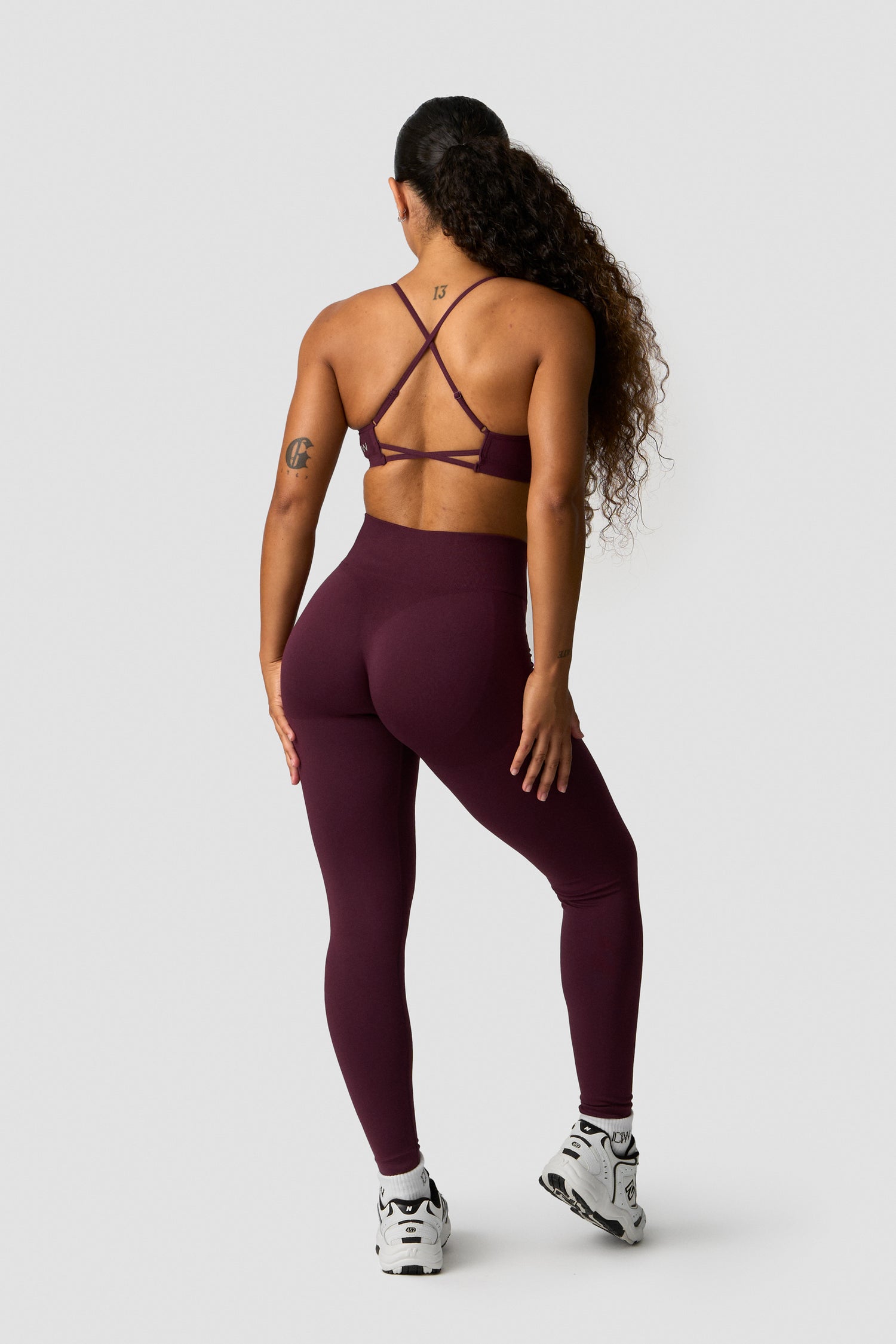ICIW - Smooth Seamless Strappy Sports Bra