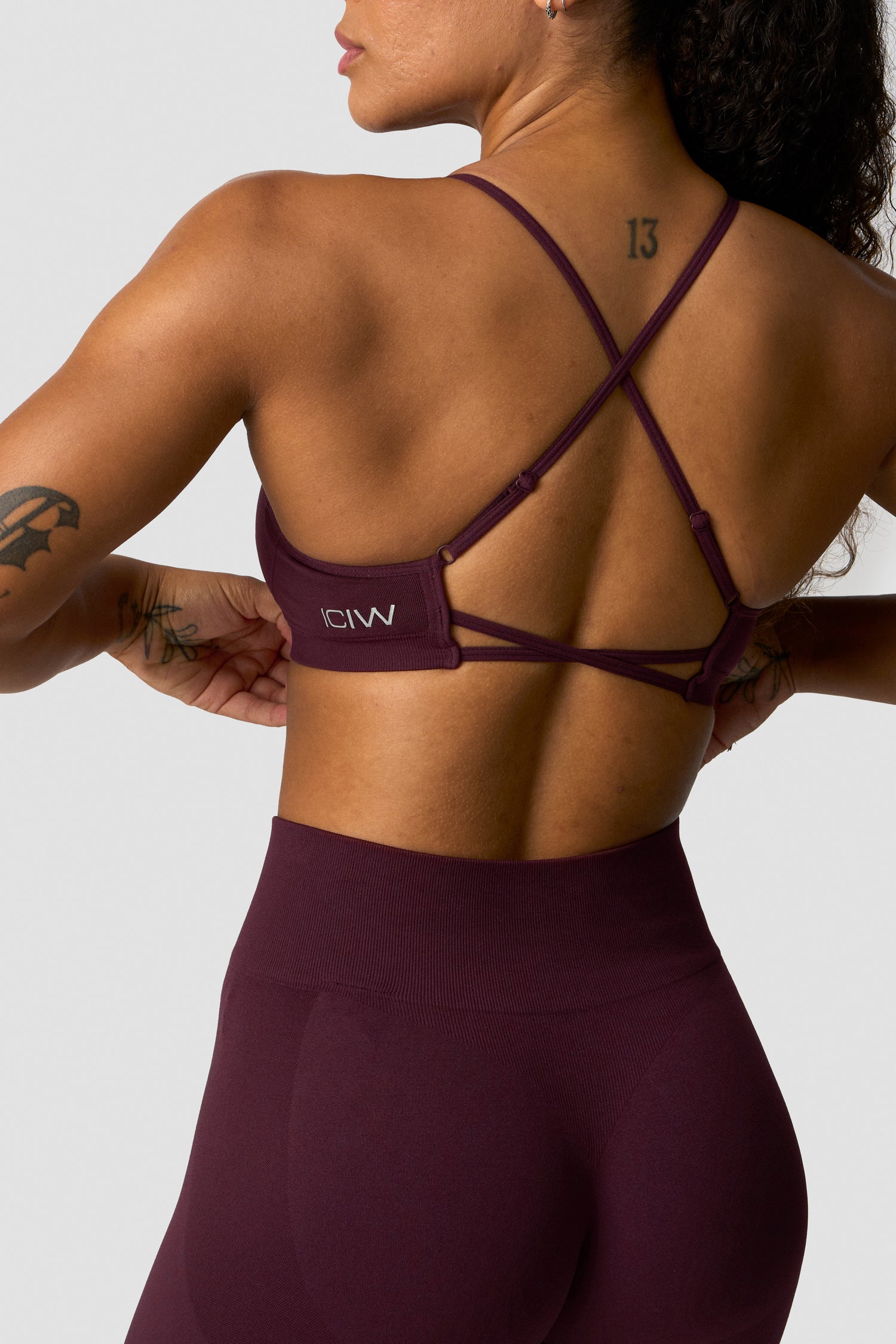 ICIW - Smooth Seamless Strappy Sports Bra